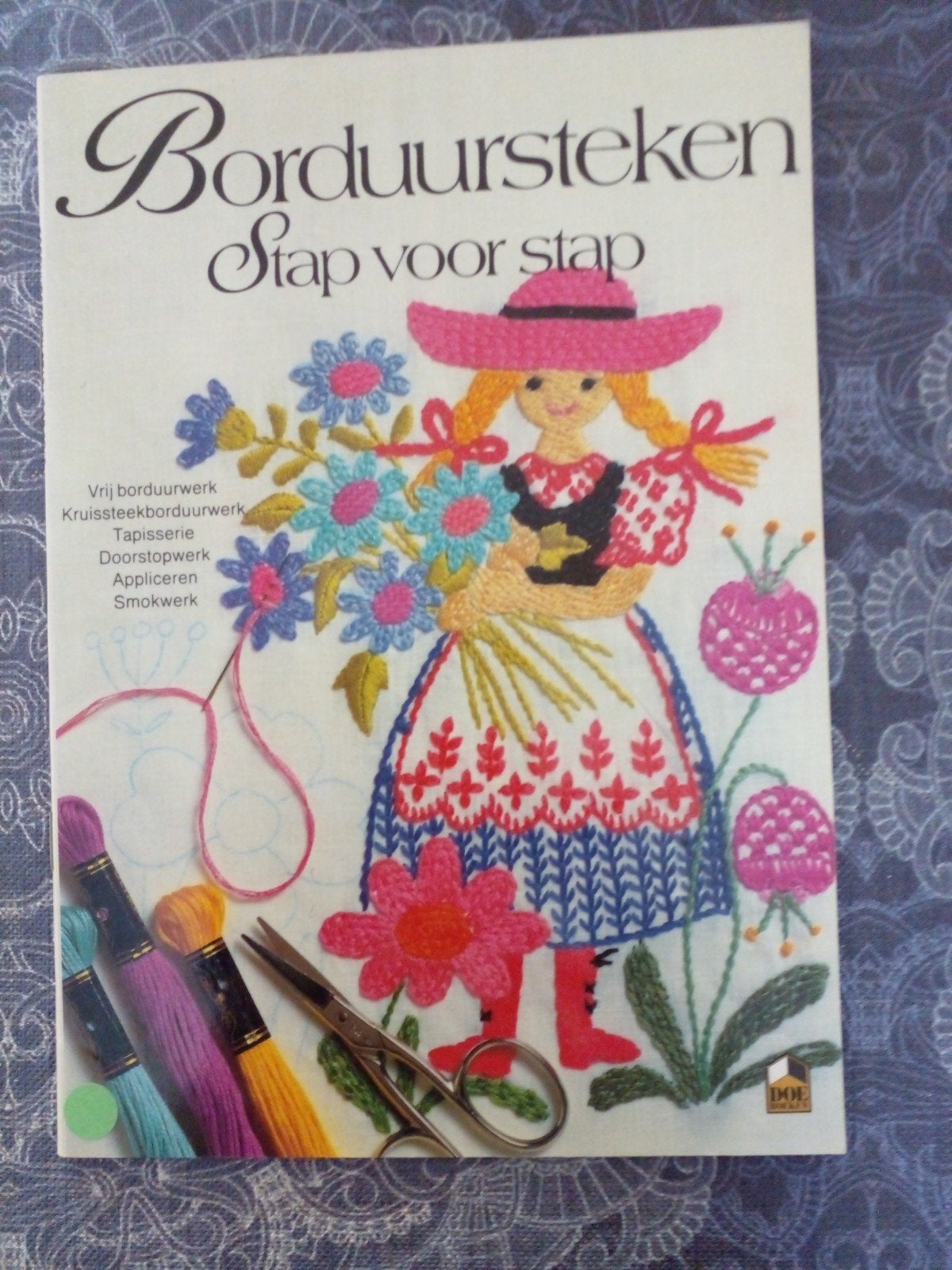 Borduursteken Stap voor Stap Boek - Leer Borduren, Verzenden, Zo goed als nieuw, Handborduren, Patroon