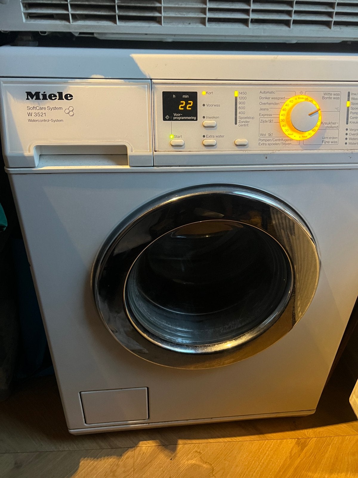 Miele SoftCare System W3521 Wasmachine - Trommel scheef, Ophalen, Voorlader, Niet werkend, 85 tot 90 cm