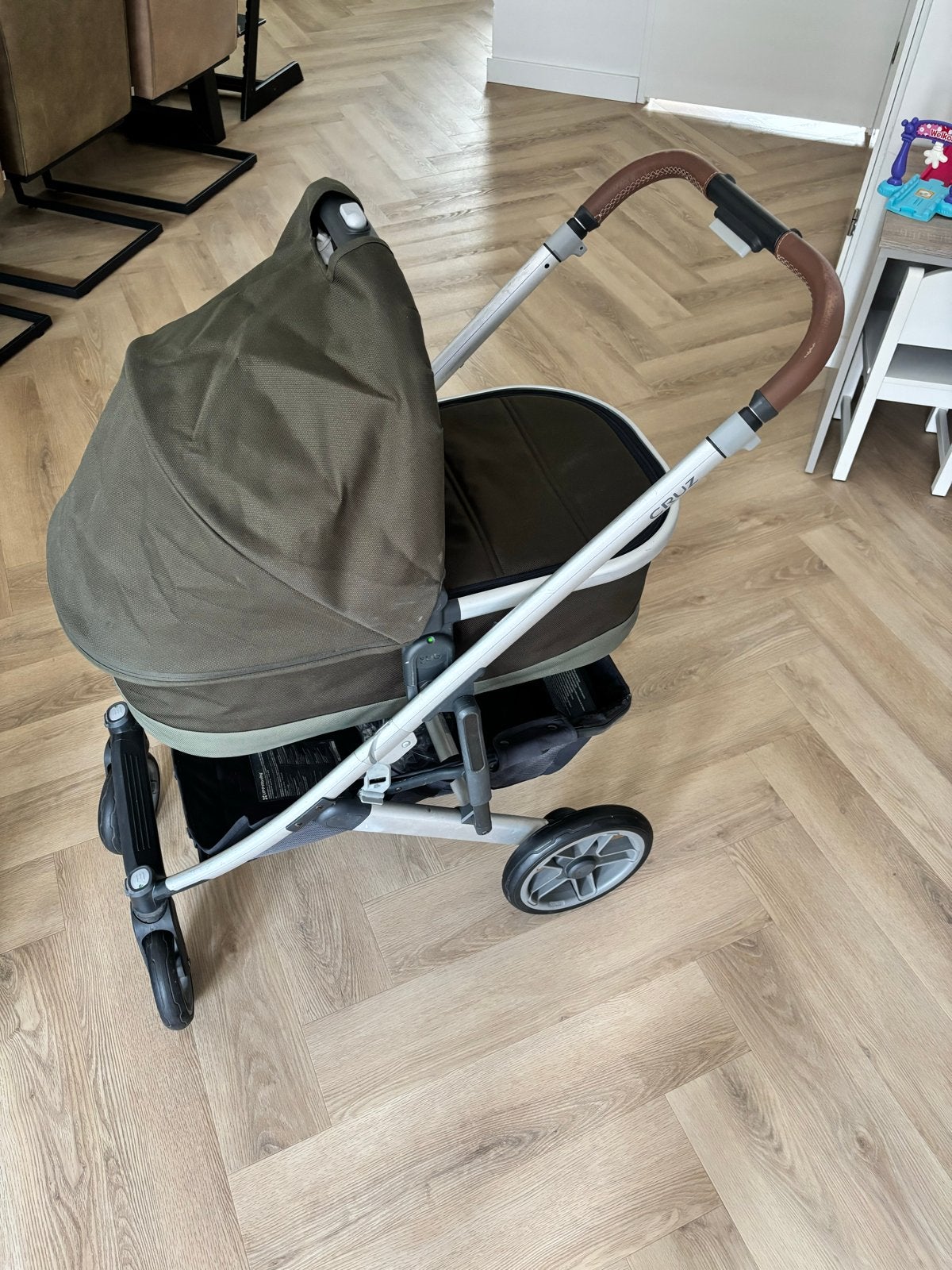 UPPAbaby Cruz V2 kinderwagen met reiswieg en zitje, Kinderen en Baby's, Gebruikt, Combiwagen, Met reiswieg, Ophalen