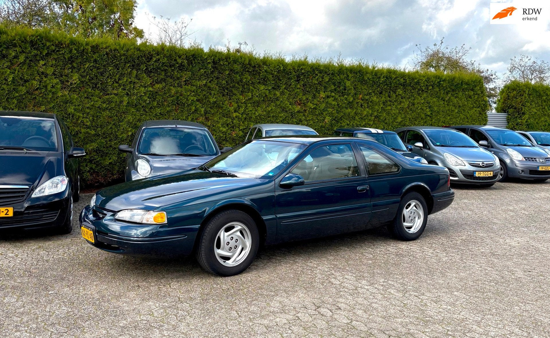 Ford USA Thunderbird 4.6 V8 UNIEKE AUTO APK 9-2028, Auto's, Achterwielaandrijving, Gebruikt, 8 cilinders, 907 kg