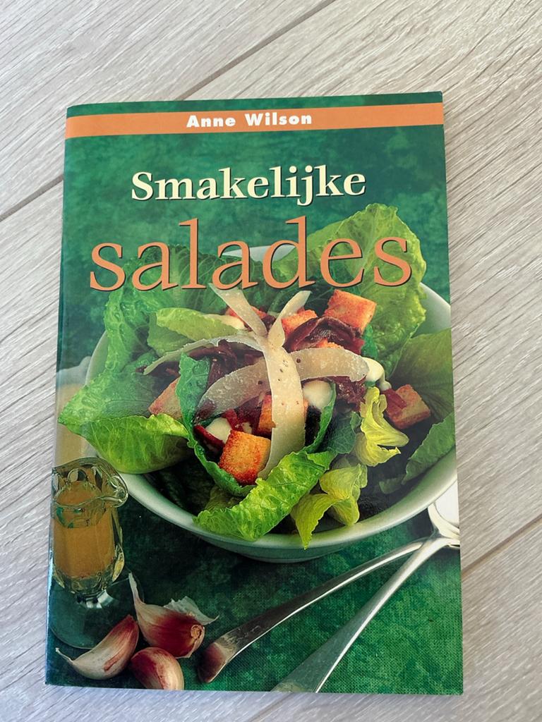 Smakelijke Salades - Anne Wilson Kookboek, Voorgerechten en Soepen, Ophalen of Verzenden, Zo goed als nieuw, Gezond koken