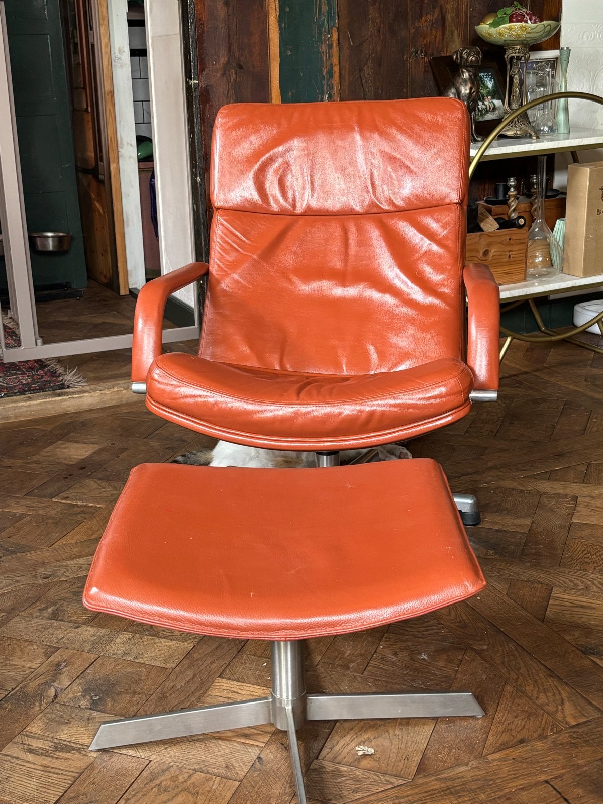 Artifort stoel met hocker - Cognac leer, Huis en Inrichting, Ophalen, Gebruikt, Overige kleuren, Leer