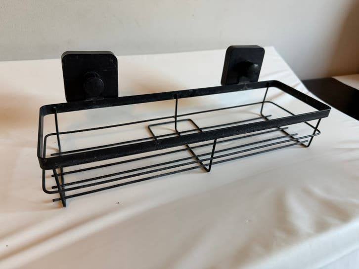 Zwart metalen doucherek  met zuignappen 33 cm, Ophalen of Verzenden, Gebruikt, Zwart