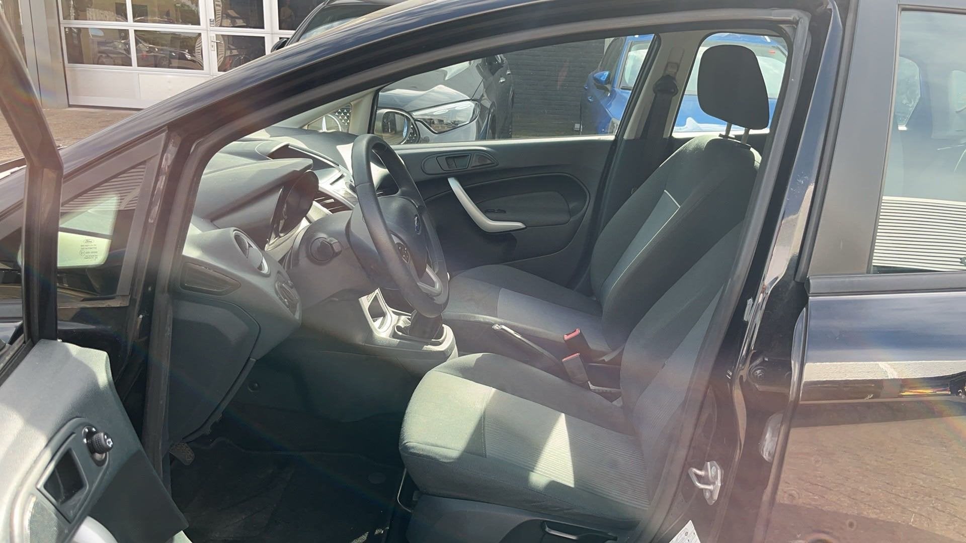 Ford Fiesta 1.25i 4-Cilinder 5-deurs 2e eig. Airco Trekhaak, Voorwielaandrijving, Euro 5, Stof, 1242 cc
