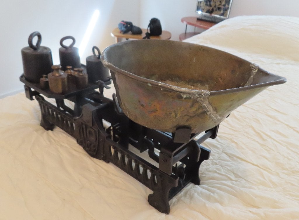 Te koop antieke weegschaal met koperen schaal,, Antiek en Kunst, Antiek | Gereedschap en Instrumenten, Ophalen