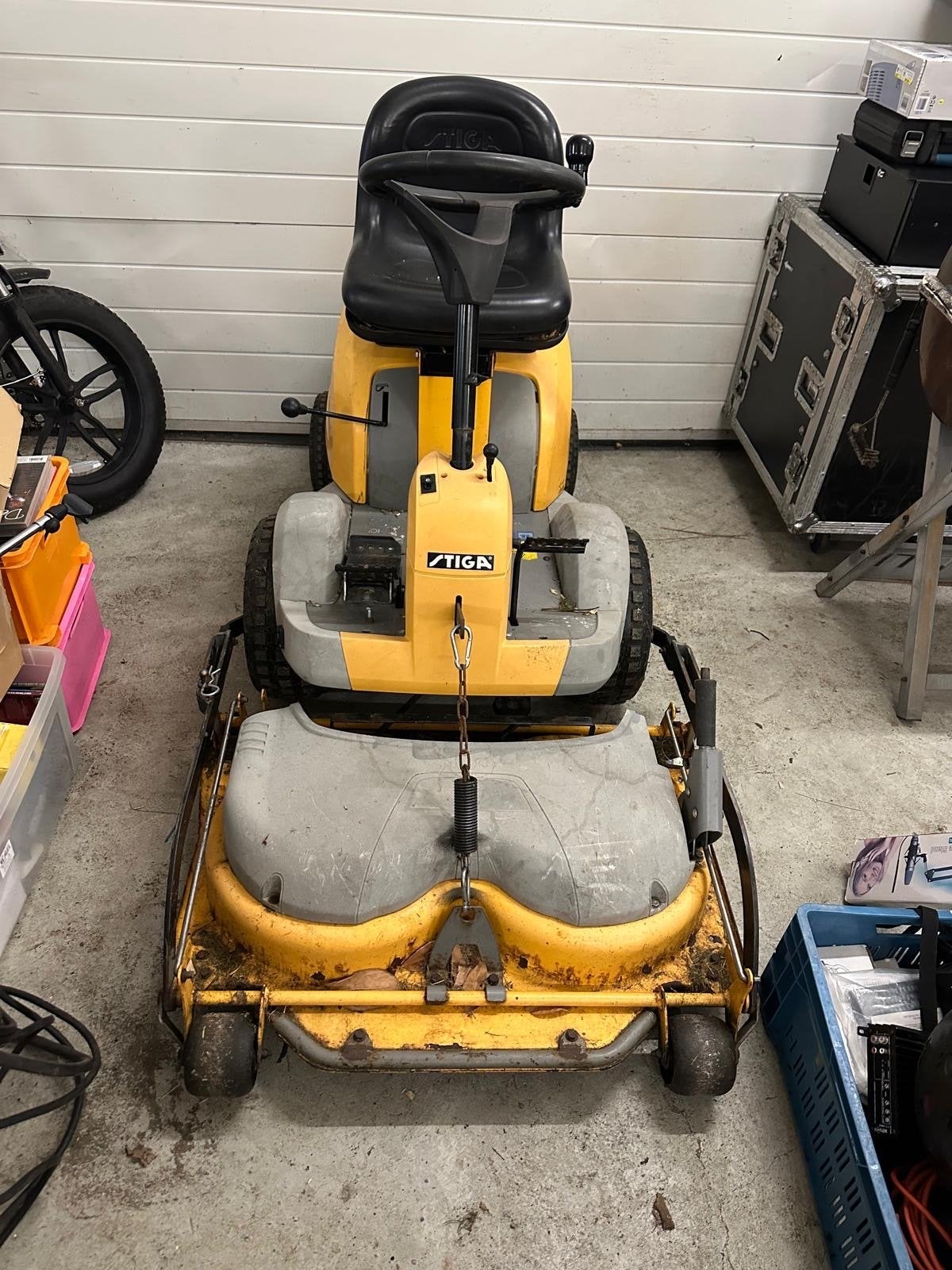 Twee Stiga zitmaaiers - opknappers ook los over te nemen, Ophalen, Gebruikt, Elektrische starter, 90 tot 120 cm