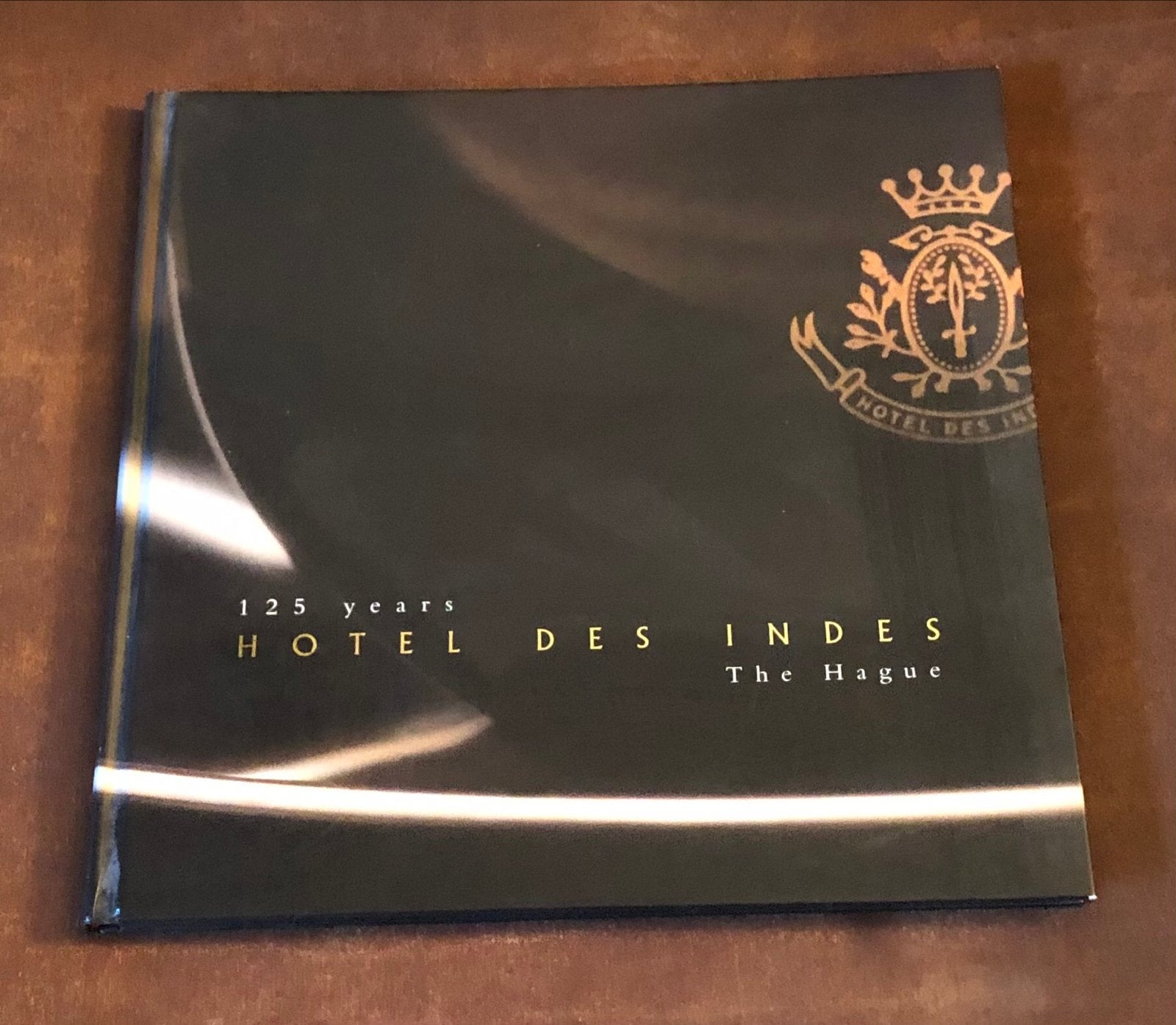 125 jaar Hotel Des Indes Den Haag - Luxe Jubileumboek, Ophalen of Verzenden, Zo goed als nieuw, Nederland