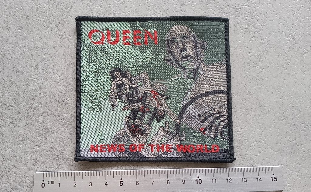 Queen vrij  mooie news of the world patch q70, Verzenden, Zo goed als nieuw, Foto of Kaart