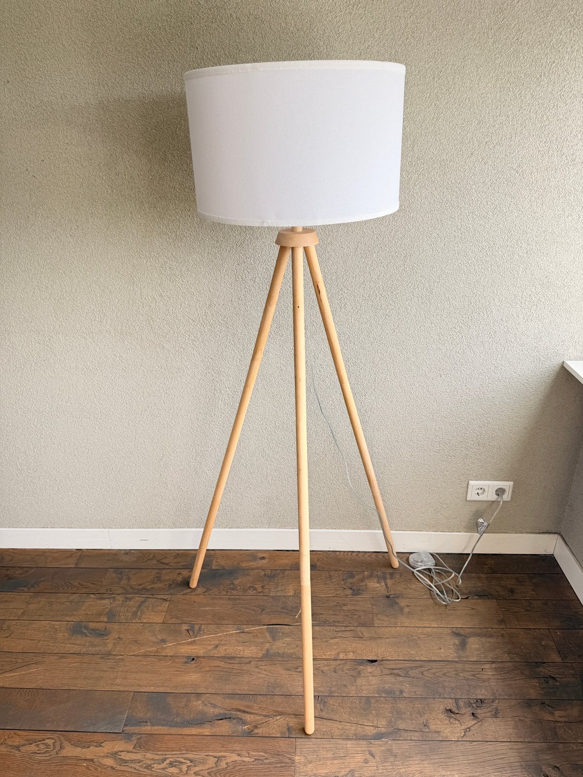 Vloerlamp Forna off white Kwantum, Huis en Inrichting, Ophalen, Zo goed als nieuw, 150 tot 200 cm