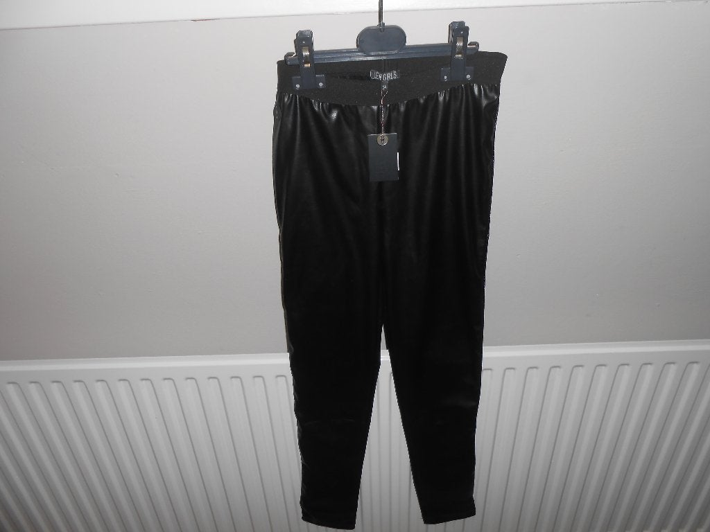Nieuwe zwarte legging maat 176 Levv Girls (nu voor €7,50), Kinderen en Baby's, Kinderkleding | Maat 176, Broek, Meisje, Nieuw