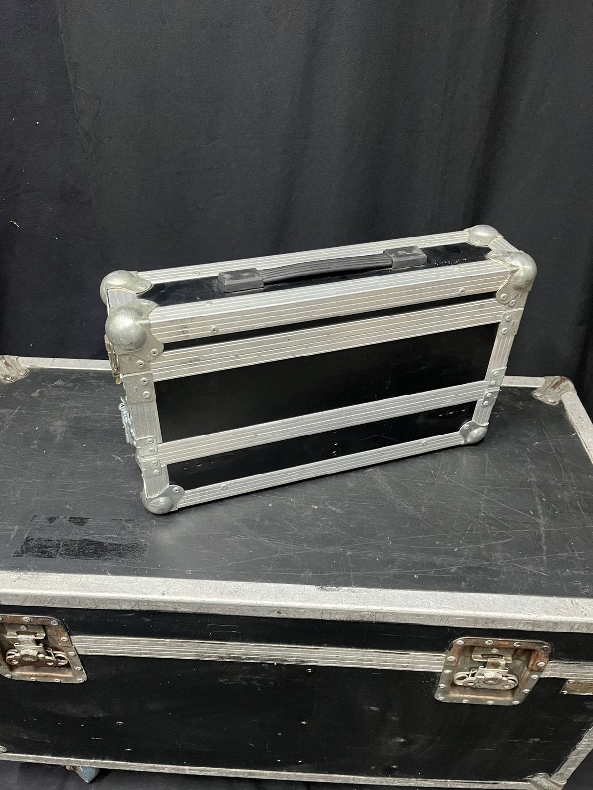 Zender flightcase voor in-ear en of instrument zenders, Ophalen of Verzenden, Gebruikt, Overige instrumenten, Flightcase