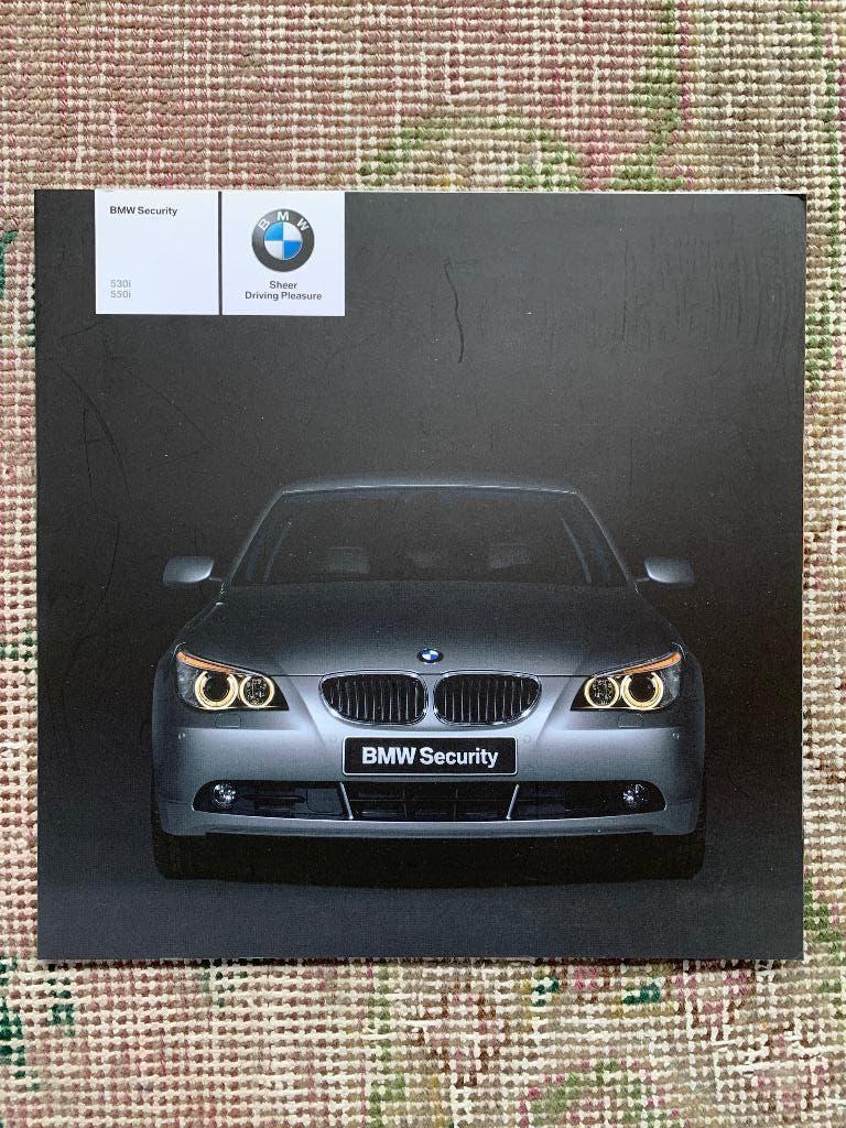 Leaflet folder brochure BMW 530i en 550i E39 Security 2005, Nieuw, Ophalen of Verzenden, BMW, BMW