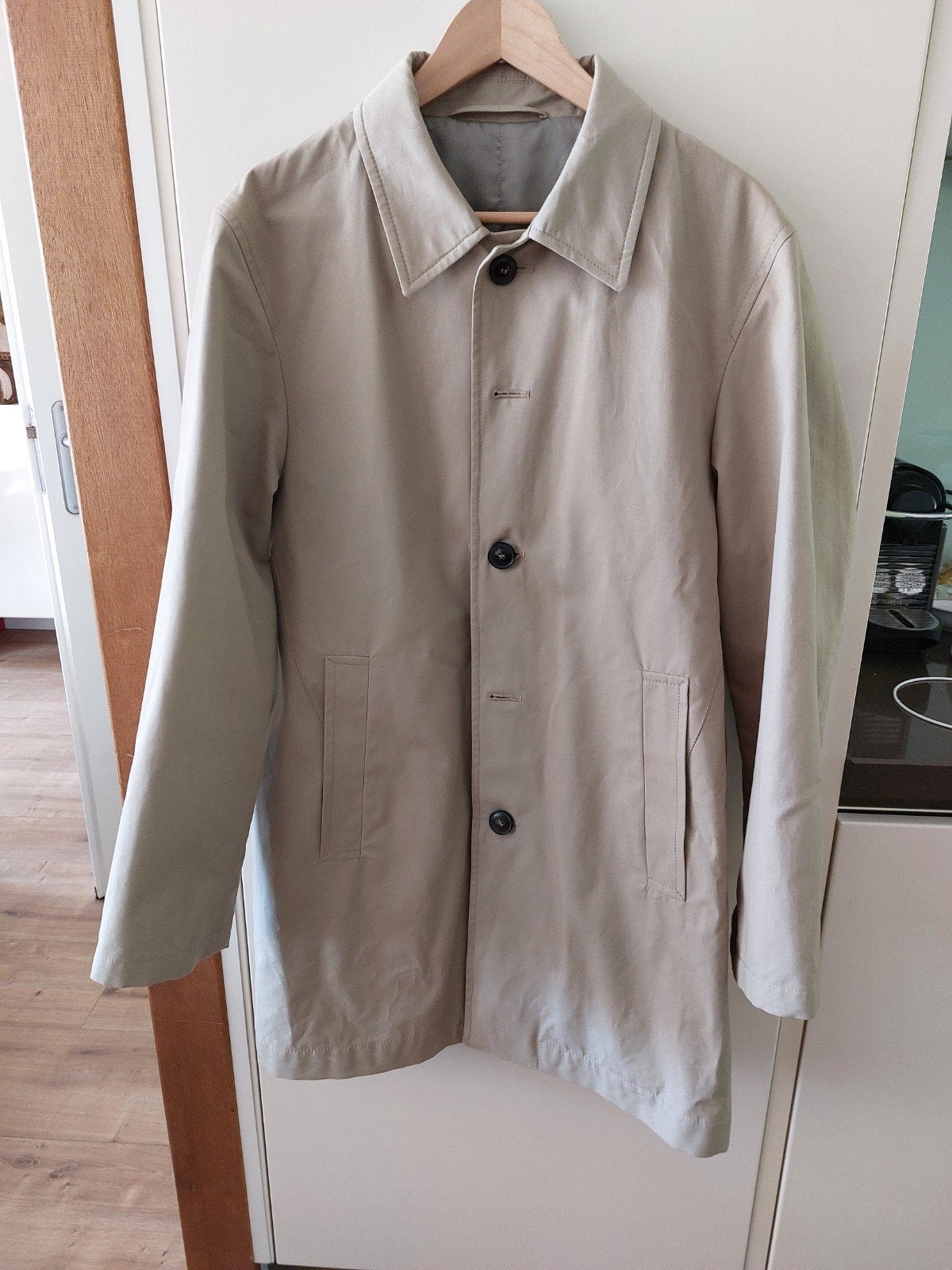 Mooie, nieuwe trenchcoat - Maat M, Maat 48/50 (M), Beige, Nieuw, Ophalen of Verzenden