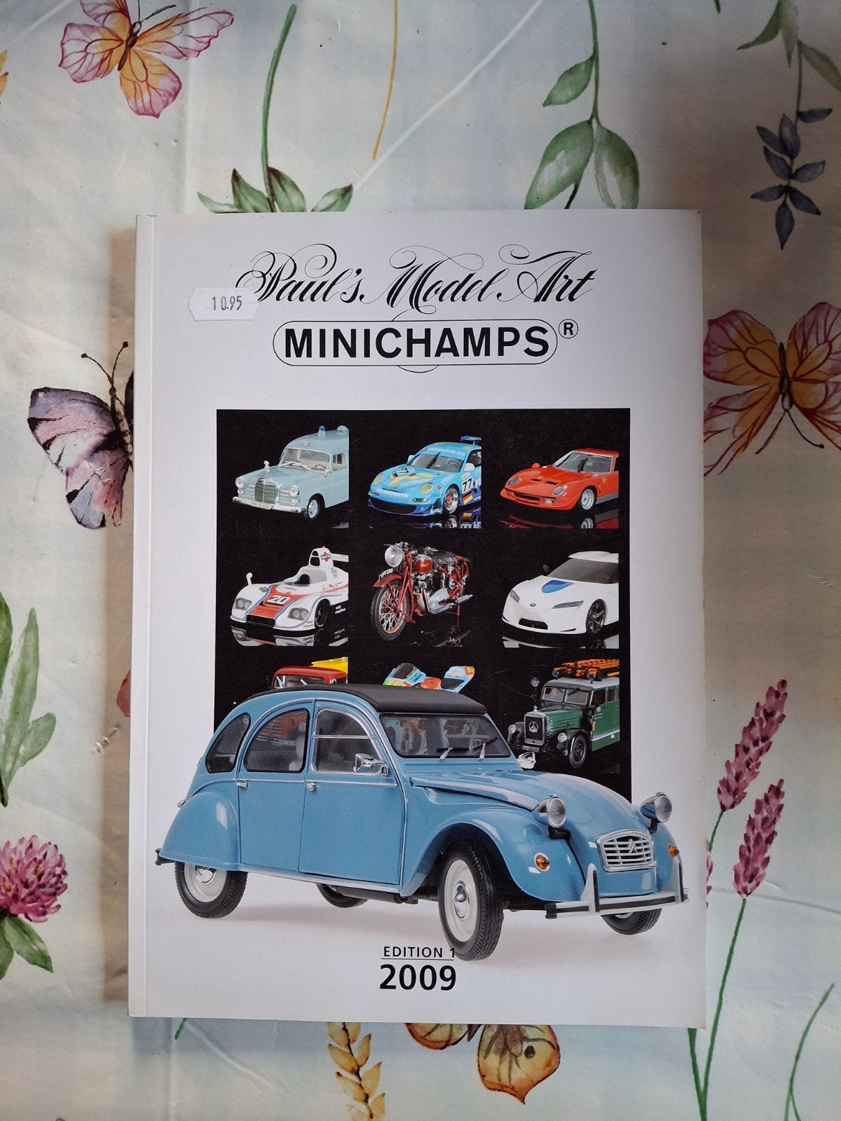 Minichamps Model Art Catalogus 2009 - Auto's en Motoren, Boeken, Auto's | Boeken, Gelezen, Algemeen, Ophalen of Verzenden