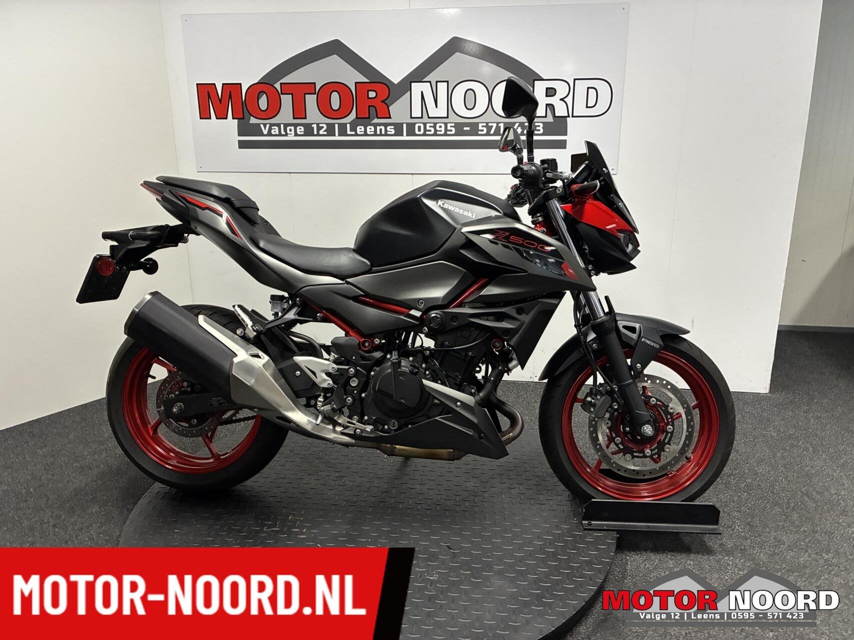 Kawasaki Z500 SE nieuwstaat slechts 2033 Km., Motoren, 451 cc, Toermotor, Handgeschakeld, Gebruikt