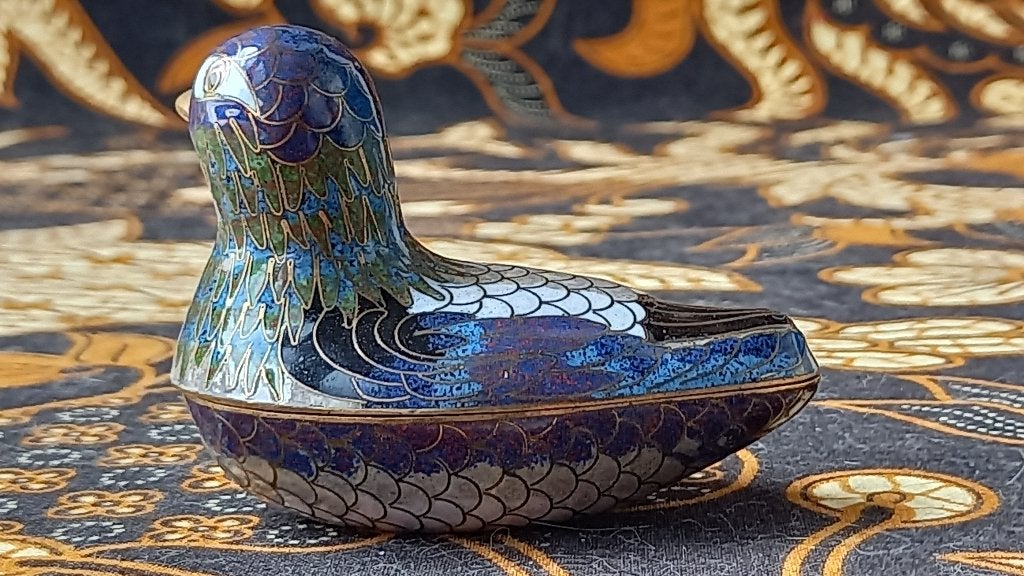 Mooi oud Chinees cloisonne doosje als een eend 7 cm., Antiek en Kunst, China, Meerkleurig, Doos, Handgemaakt
