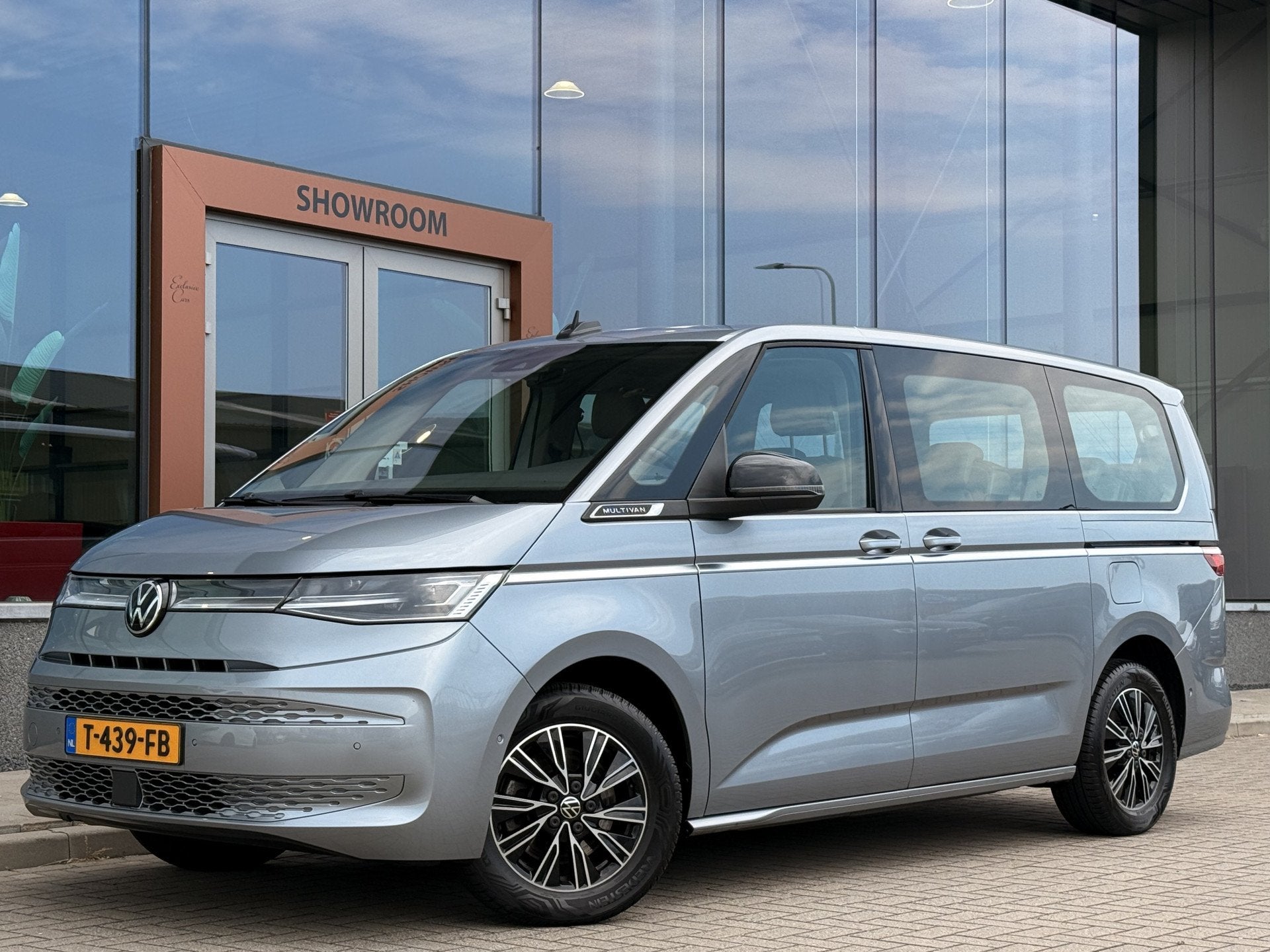 Volkswagen Multivan 1.4 eHybrid L2H1 VIP Style | Elek. Trekh, Auto's, Gebruikt, Euro 6, 116 pk, Hybride Elektrisch/Benzine