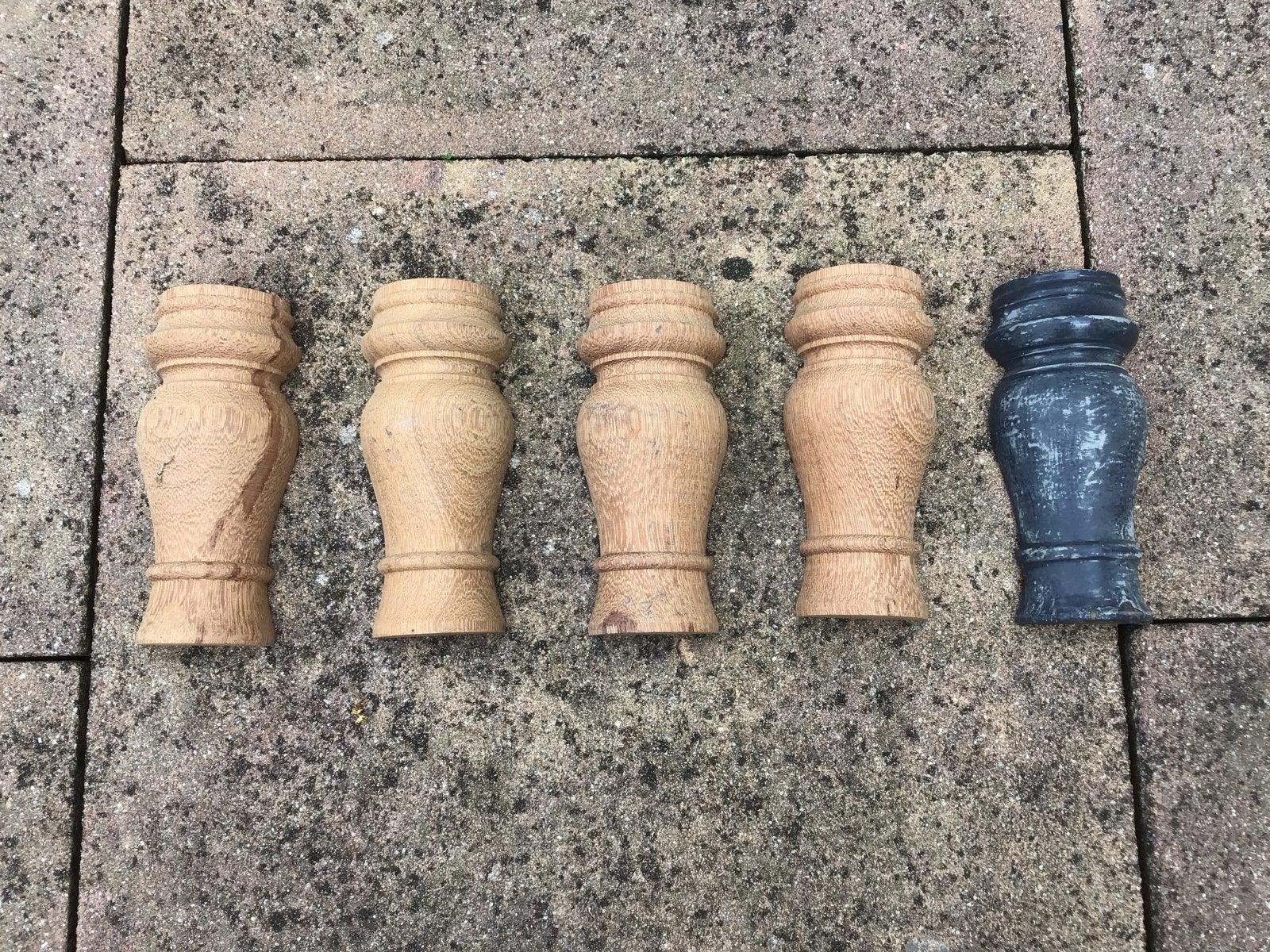 5 houten halve gevelklossen waarvan 1 geverfd 200x85x45 mm, Huis en Inrichting, Ophalen of Verzenden, Gebruikt