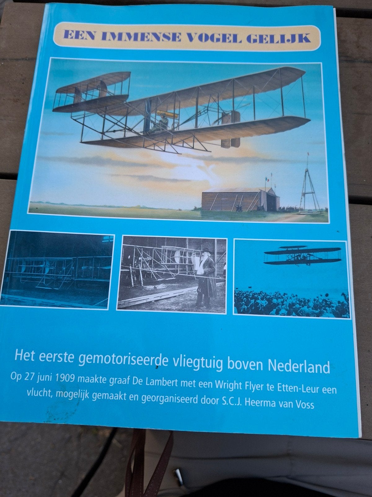 Boek: Eerste gemotoriseerde vliegtuig boven Nederland, Ophalen of Verzenden, Gelezen, Overige onderwerpen, S.C.J. Heerma van Voss