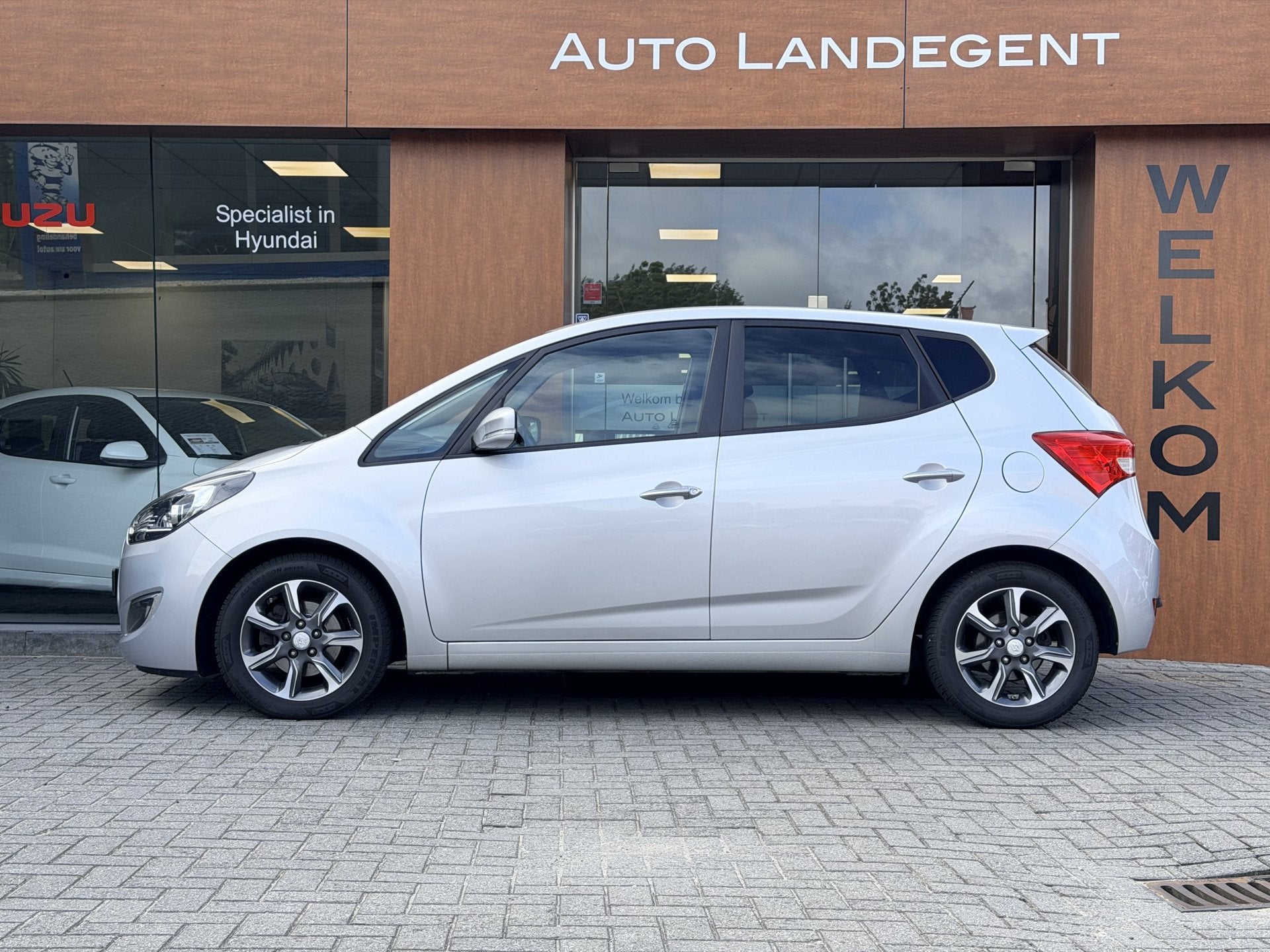 Hyundai ix20 1.6i Go! Automaat | PDC Achter | LMV | Airco |, Auto's, Gebruikt, 4 cilinders, 1197 kg, Bedrijf