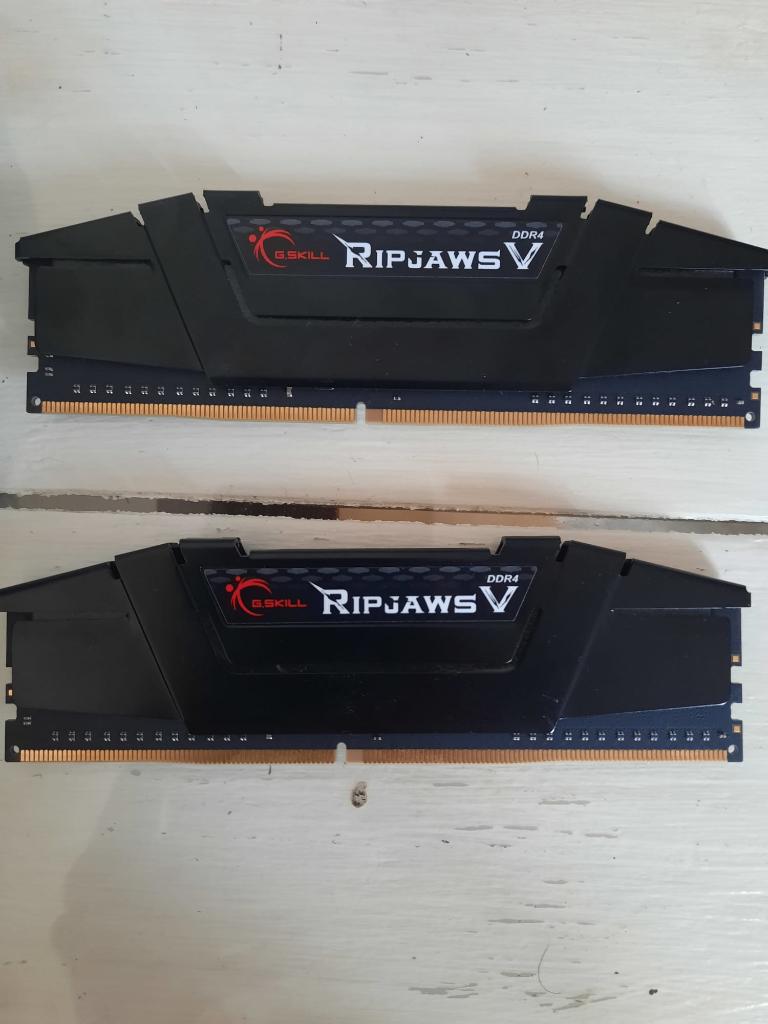 G.Skill Ripjaws V 16GB DDR4 3200MHz (2 x 8 GB), Computers en Software, RAM geheugen, DDR4, Ophalen of Verzenden, Zo goed als nieuw