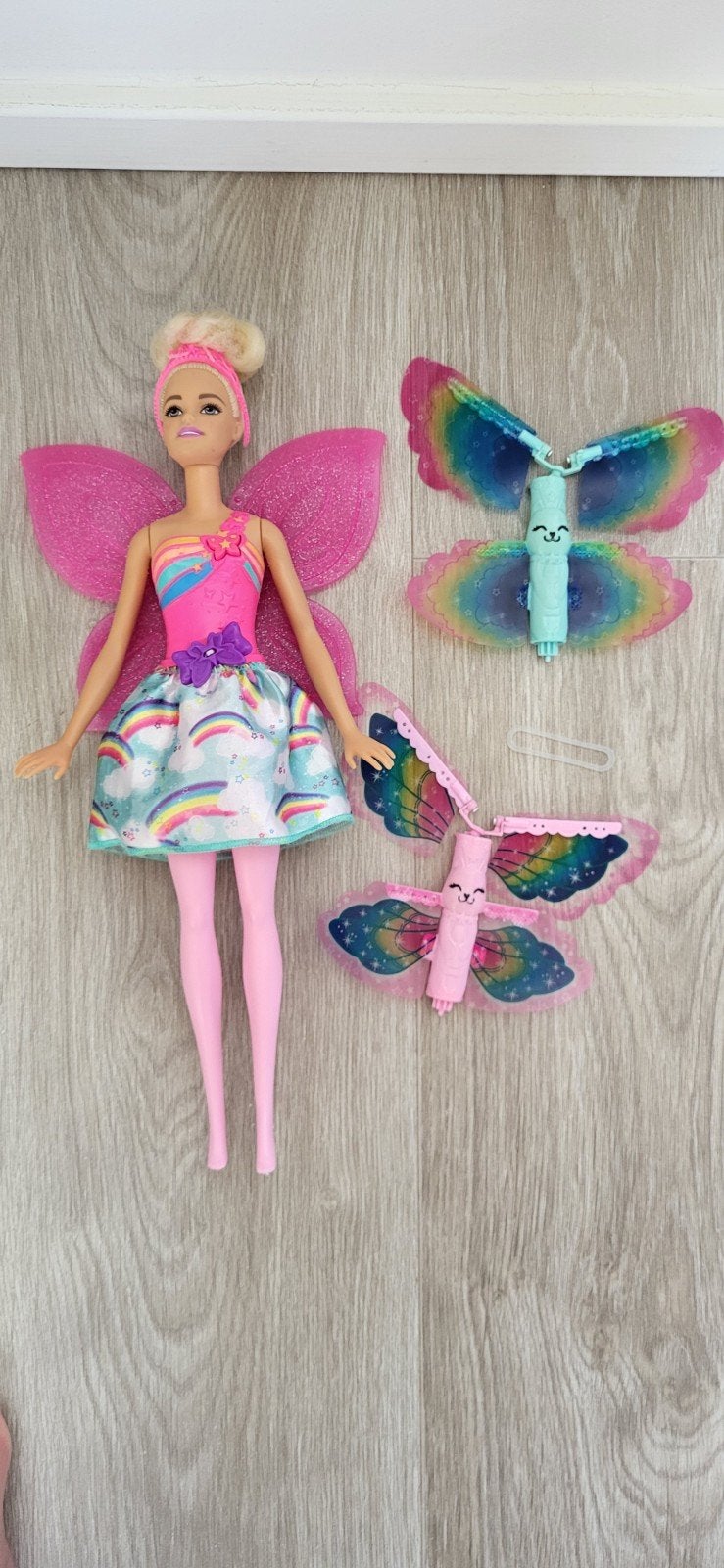 Barbie Dreamtopia Regenboog-Koninklijk Magische Vleugel fee, Kinderen en Baby's, Speelgoed | Poppen, Ophalen of Verzenden, Barbie