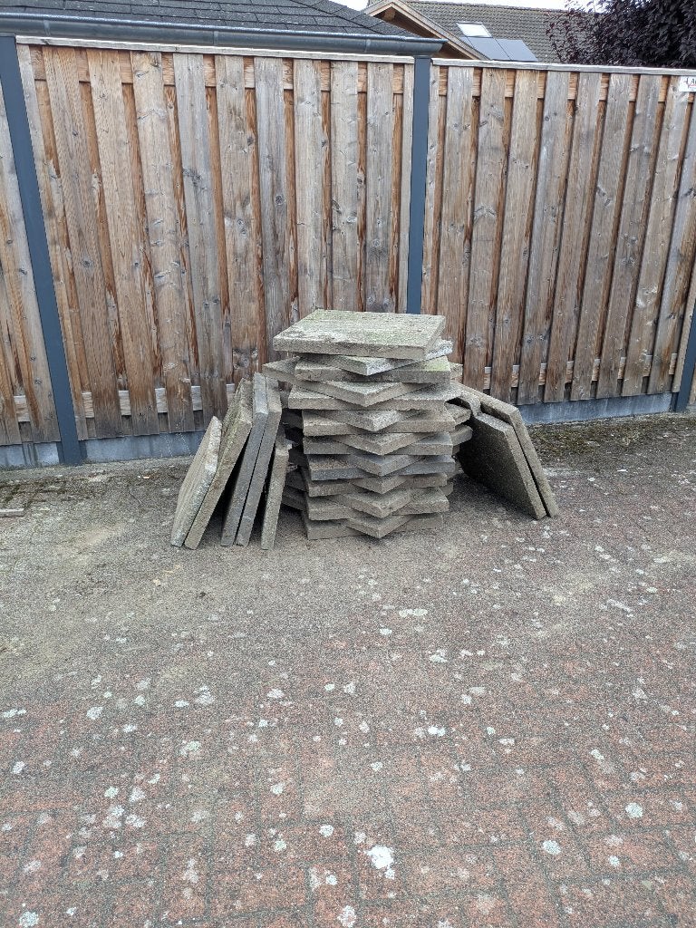 Betonnen tegels + afsluitbanden - gratis -, Tuin en Terras, Ophalen, Gebruikt, 5 tot 10 m², Beton
