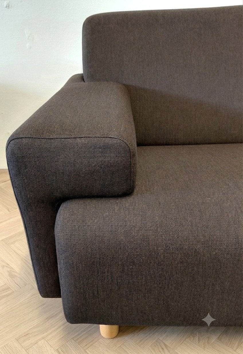 Cloak Sand | 2,5 zits | Bruin, Modern design refurbished Havee Hans Daalder, Info@andriesign.nl, 150 tot 200 cm, Driepersoons