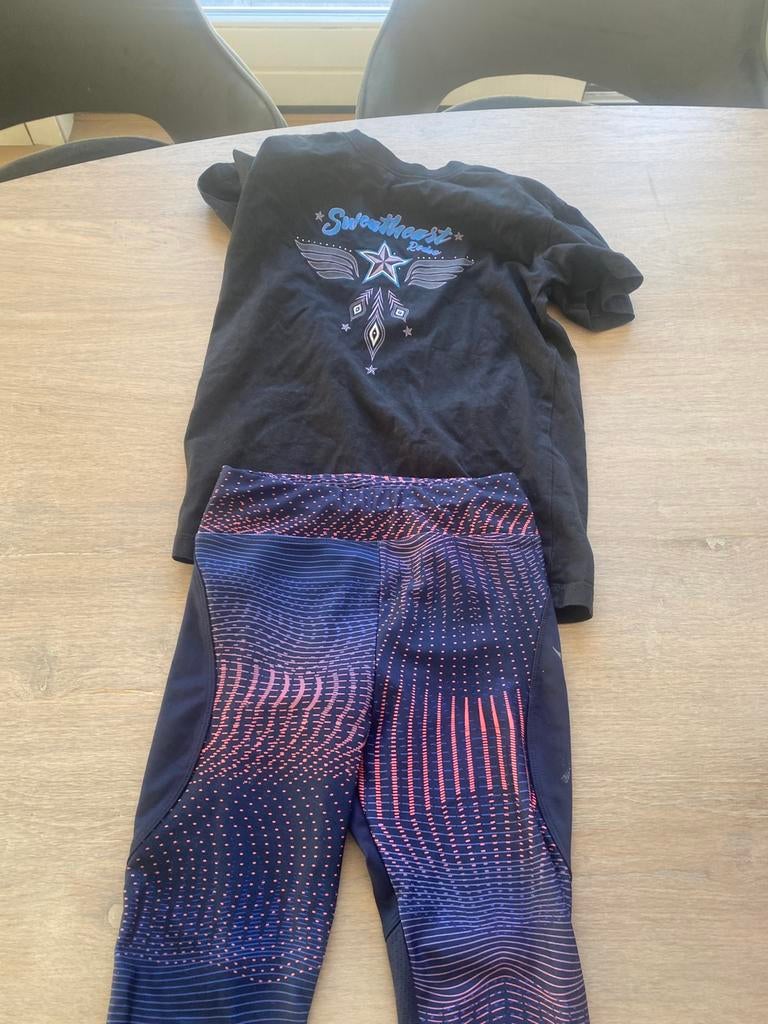 Sportbroek, Ophalen of Verzenden, Zo goed als nieuw, Meisje, Sport- of Zwemkleding