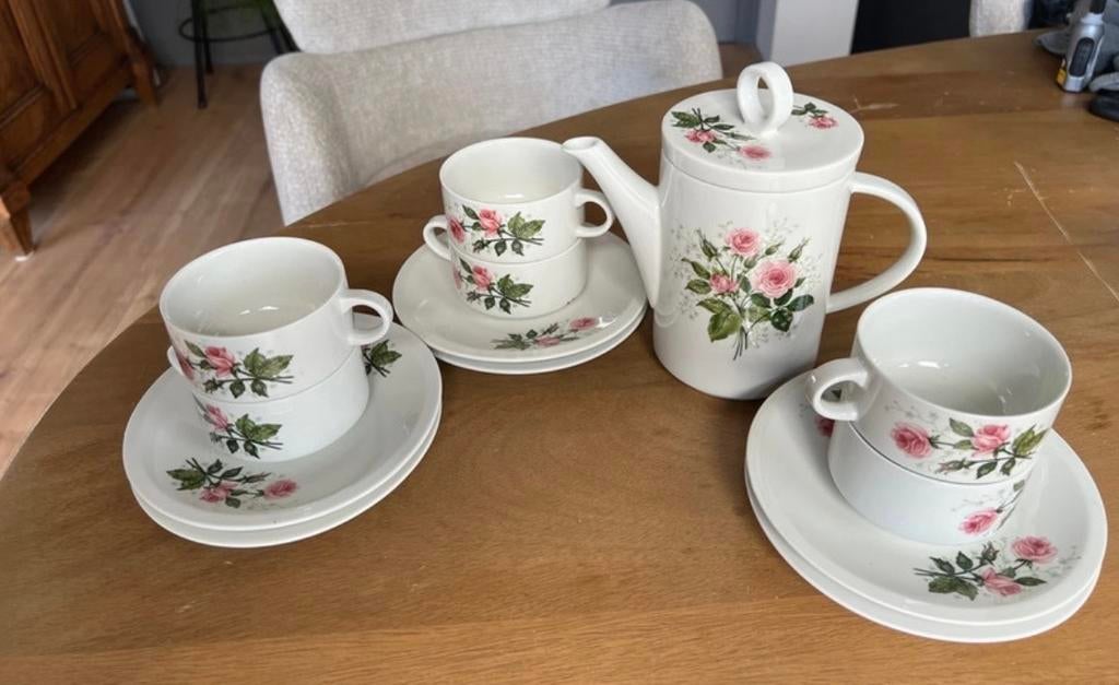 Villeroy & Boch servies met rozenprint, Ophalen of Verzenden, Zo goed als nieuw, Overige stijlen, Porselein
