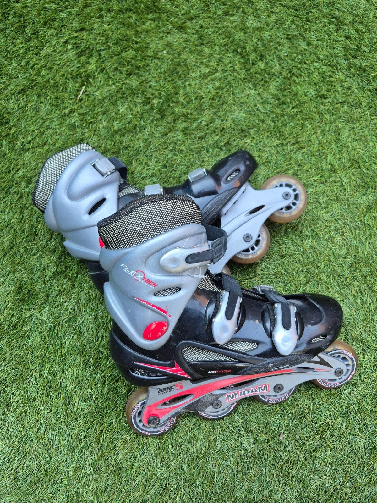 Nijdam inline skates - Maat 39- Zwart/Grijs/Rood, Ophalen, Gebruikt, Inline skates 4 wielen, Overige merken