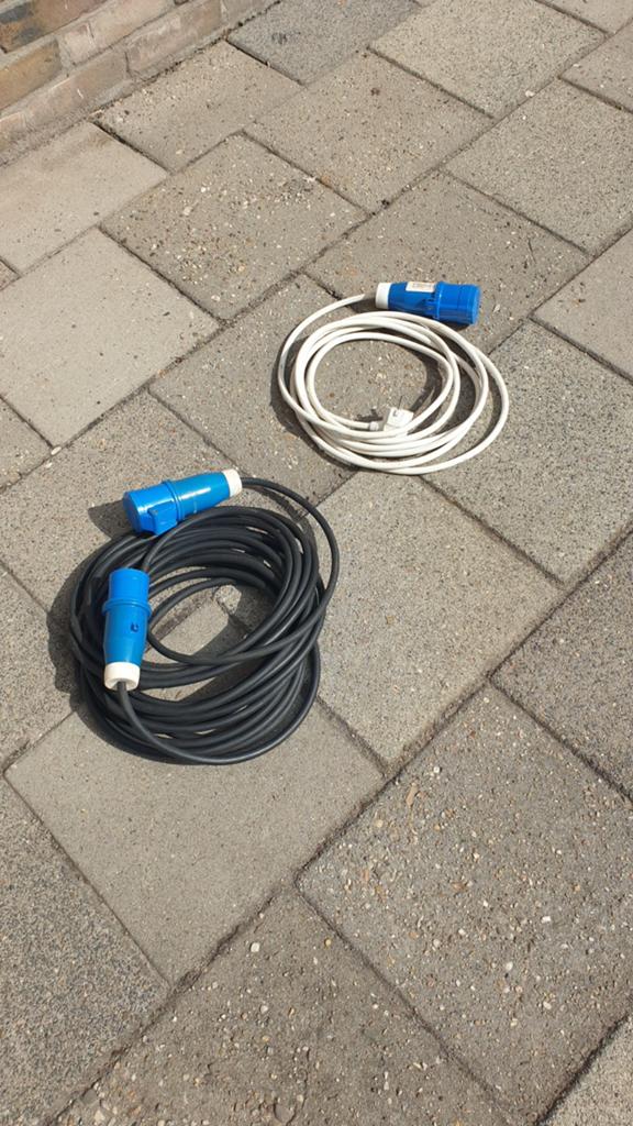 Verlengkabels met CEE stekkers (blauw) 5 en 6 meter lang., Ophalen of Verzenden