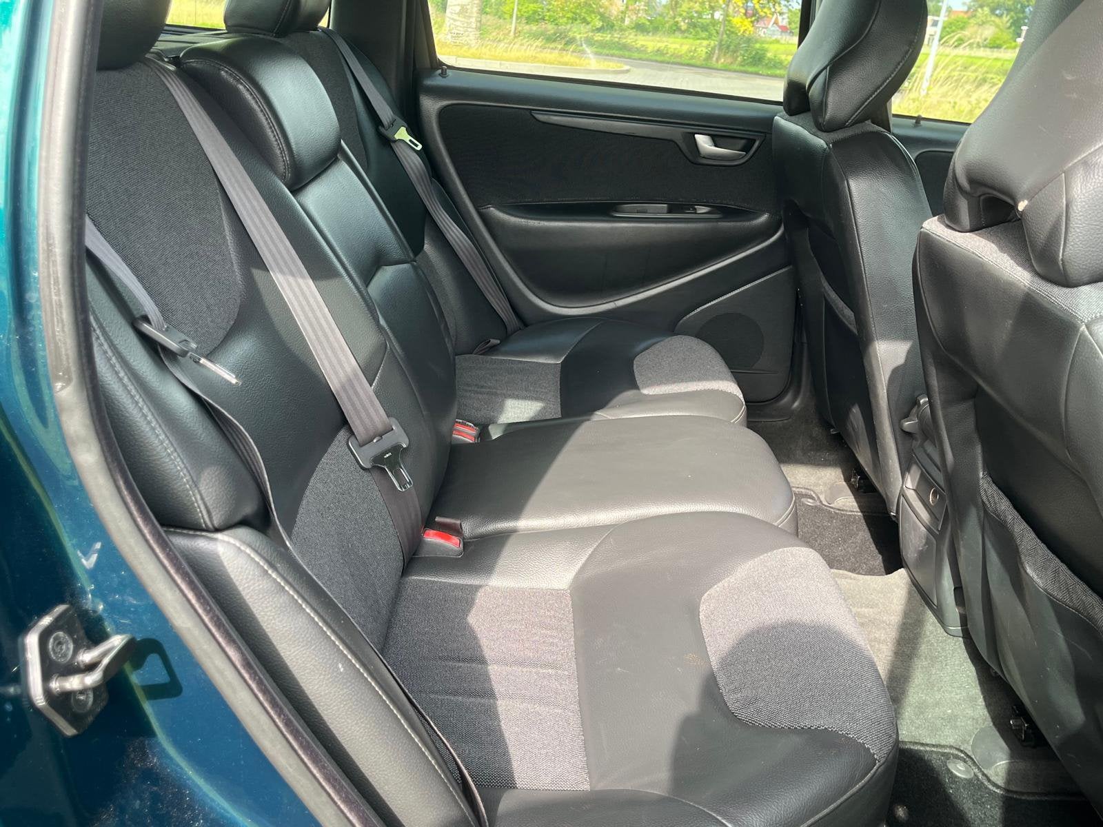 Foto 8 van Volvo V70 2.4 140PK youngtimer 182dkm