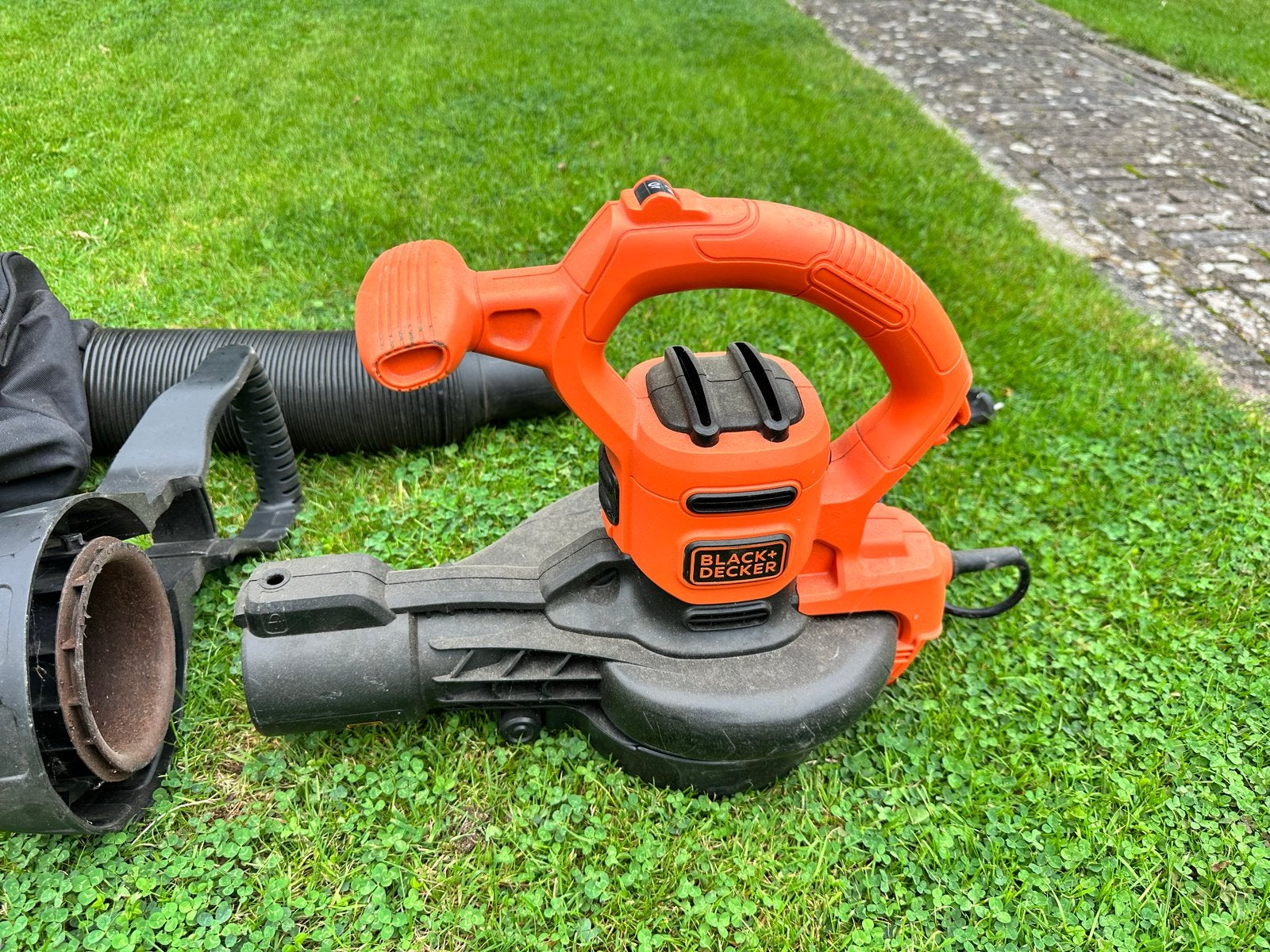 Black+Decker bladblazer/bladzuiger met versnipperfunctie, Gebruikt, Handgedragen, Ophalen of Verzenden, Met opvangzak