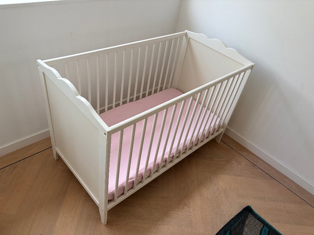 SMÅGÖRA Babybed, Kinderen en Baby's, Babywiegjes en Ledikanten, Ophalen, Zo goed als nieuw, Ledikant