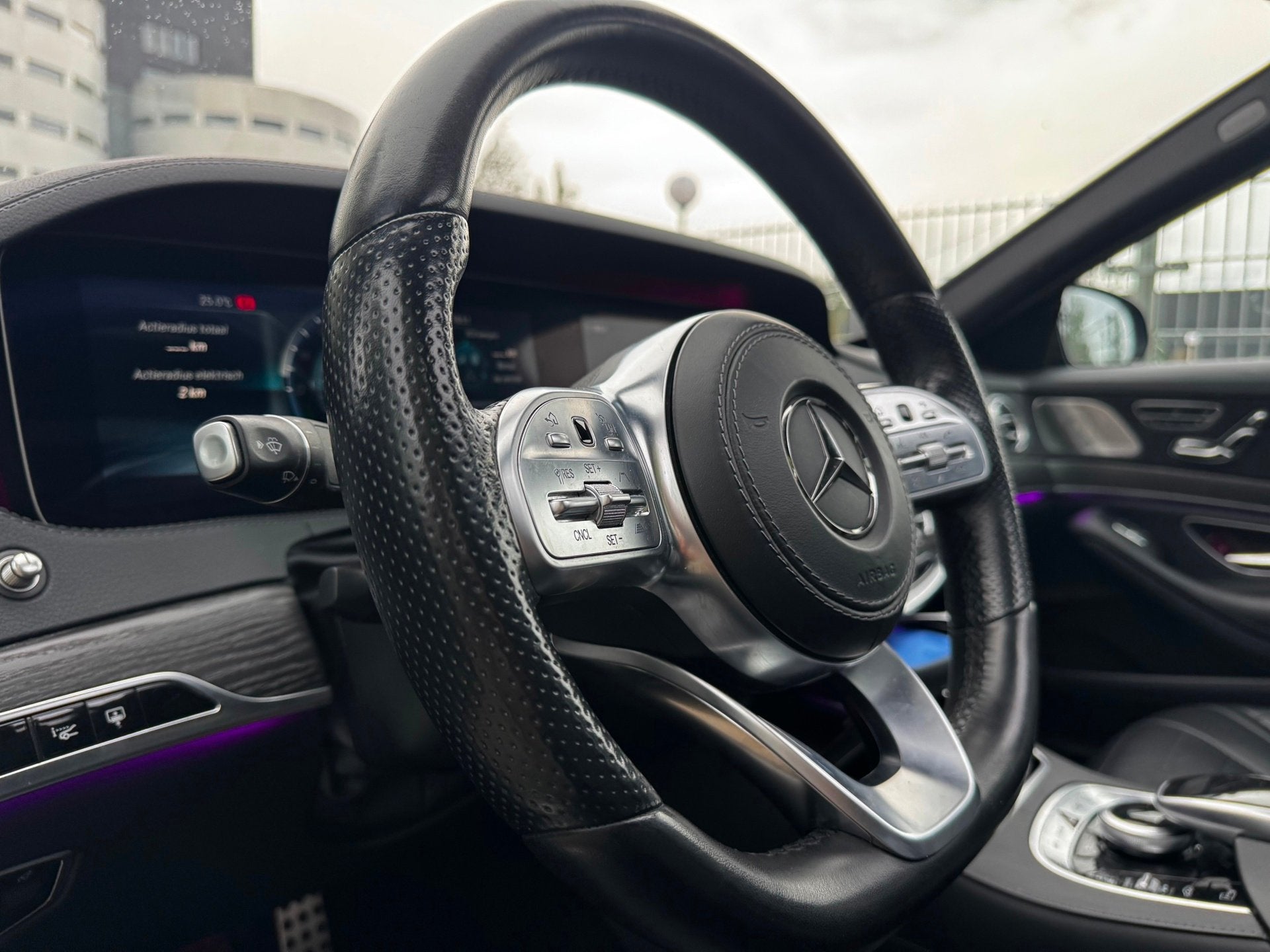 Mercedes-Benz S-klasse 560 e Lang Premium Plus|AMG|PANO|BTW, Auto's, Dealer onderhouden, Gebruikt, Euro 6, 367 pk
