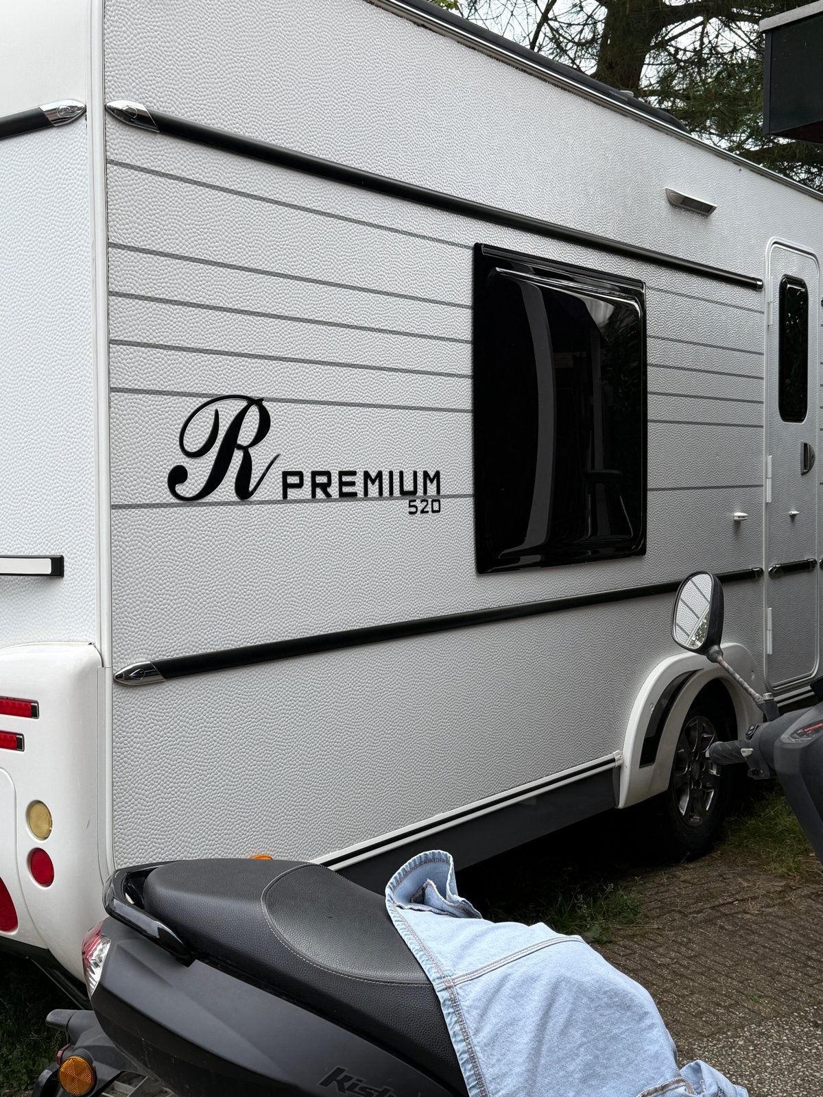 Caravan Rubis Premium 520 - Luxe en Comfortabel 2018, Caravans en Kamperen, Caravans, Bedrijf, tot en met 4, 1250 - 1500 kg, Rondzit