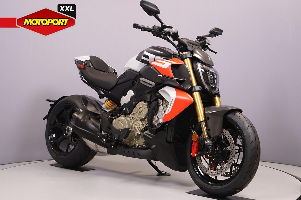 Ducati DIAVEL V4 RS (bj 2026), Ducati North Europe B.V., Bedrijf, Overig, Maanweg 174
2516 AB  Den Haag, NL