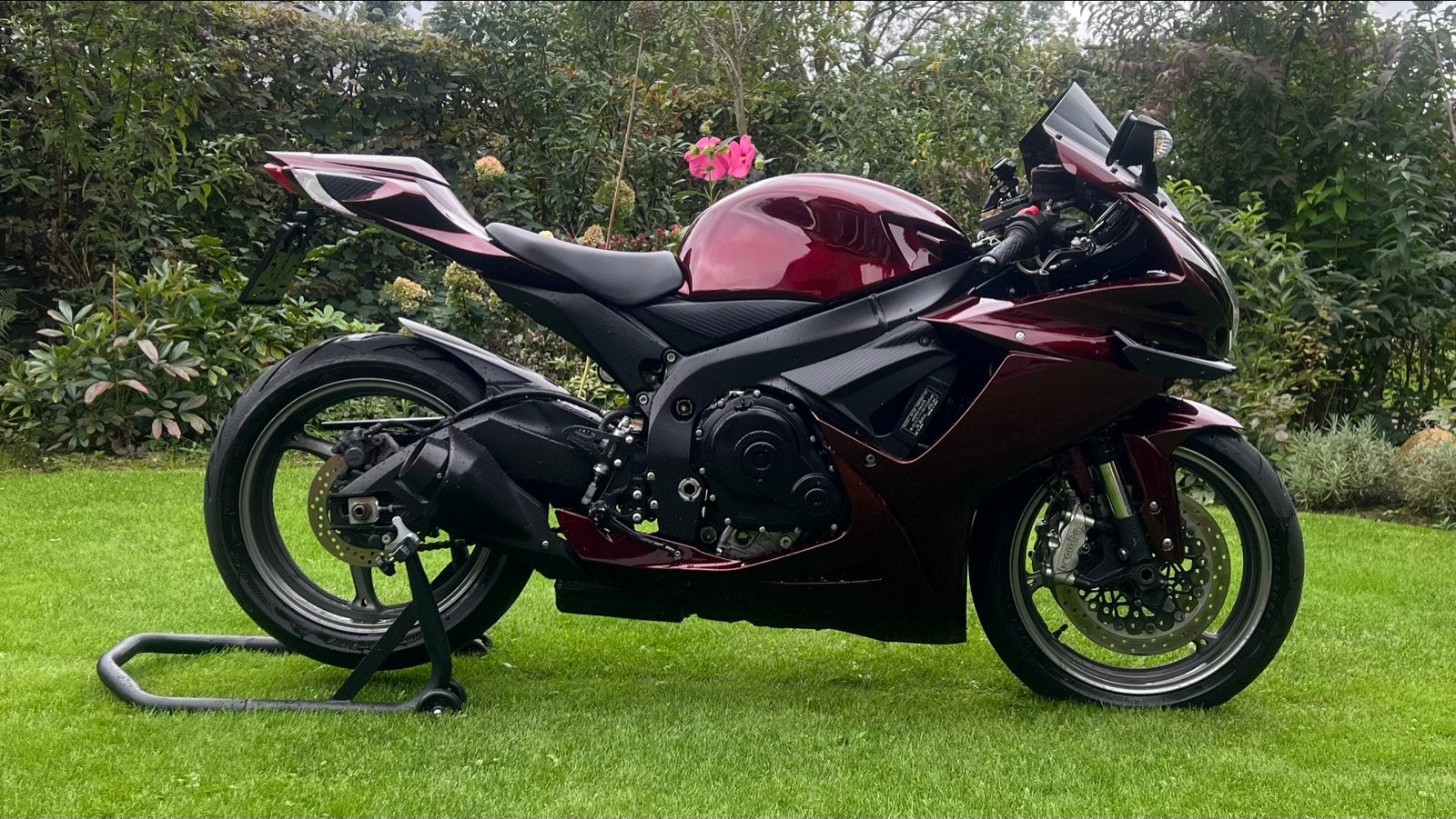 *Uniek!* Suzuki GSX-R 600 (2013) in Maroon Red., Sportuitlaat, 4 cilinders, Motorrijbewijs A, Gebruikt