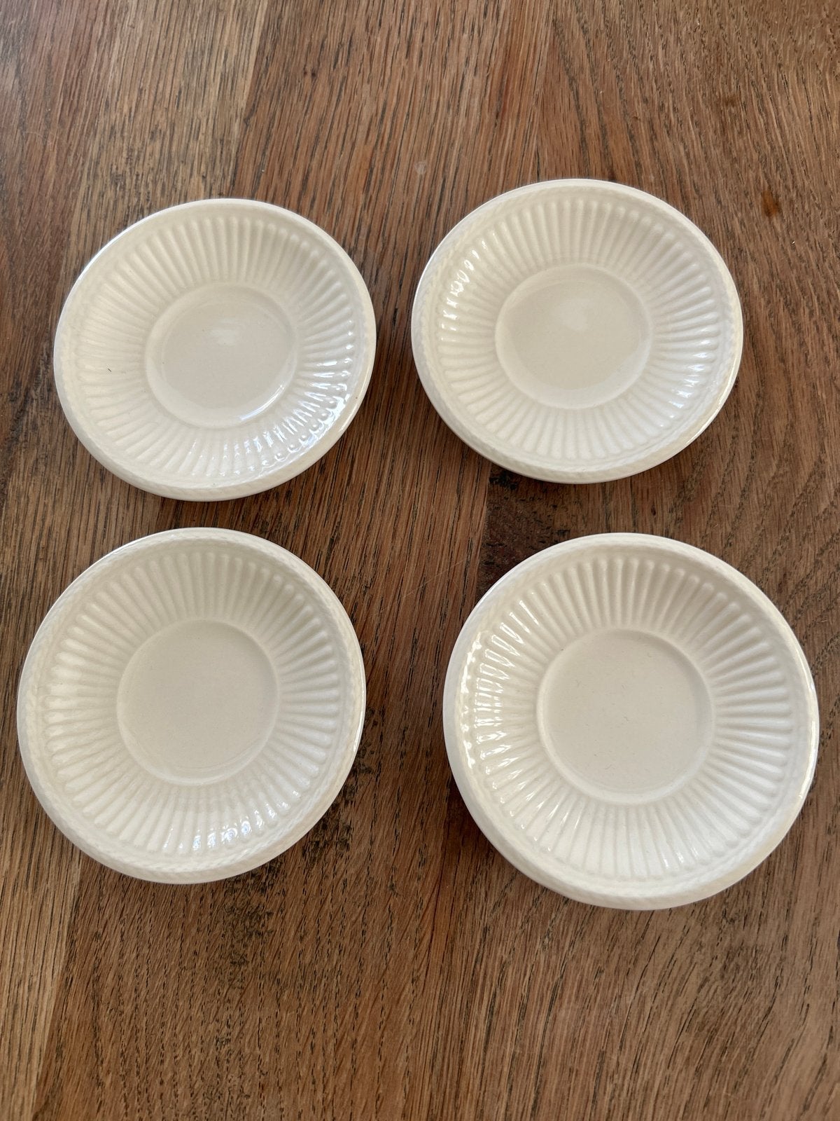 4 Wedgwood Edme petit four bordjes, Klassiek, Ophalen of Verzenden, Zo goed als nieuw, Bord(en)