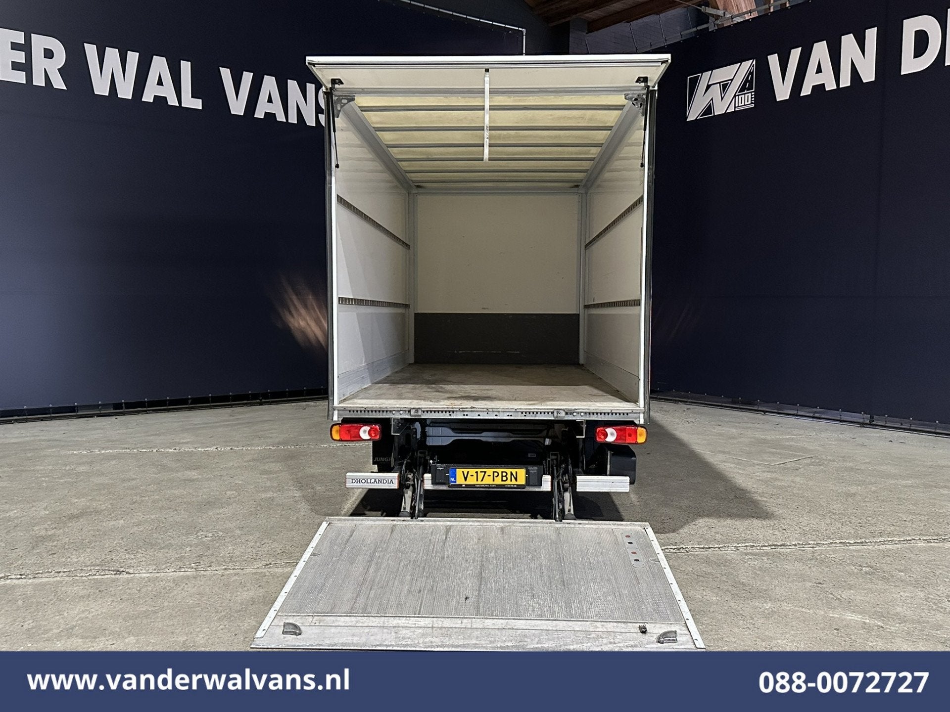 Peugeot Boxer 2.2 BlueHDi 141pk Bakwagen 436cm Lang Laadklep, Voorwielaandrijving, Stof, Gebruikt, 4 cilinders