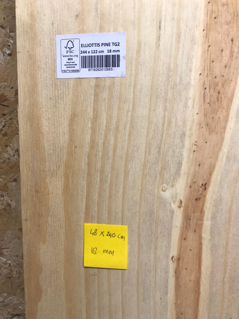 2 stukken vezelplaat en 1 stuk pine plaat GRATIS, Doe-het-zelf en Verbouw, Hout en Planken, Ophalen, Minder dan 25 mm, Zo goed als nieuw