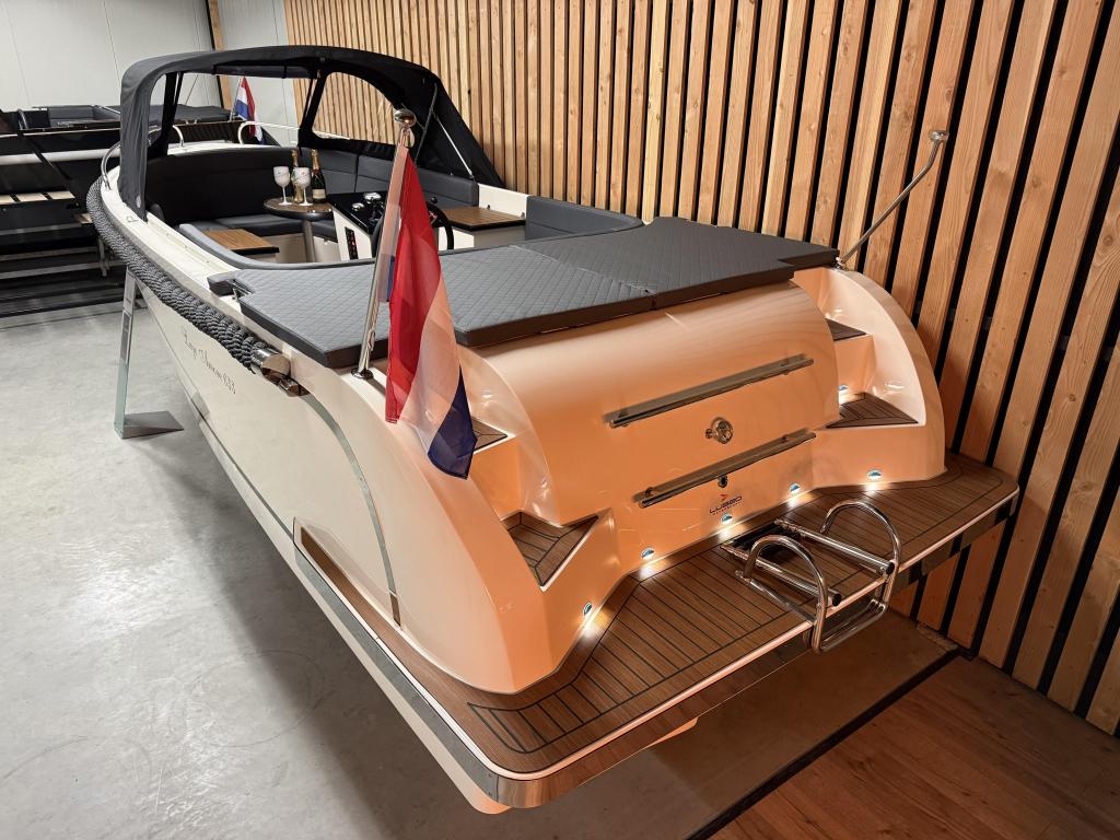 Demo LAGO AMORE 633 '60PK SUZUKI' KOELKST BOEGSCHROEF OPTIES, Watersport en Boten, 6 m, Zo goed als nieuw, Polyester, Benzine