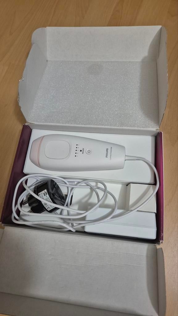 Philips Lumea Essential IPL ontharingsapparaat, Ophalen of Verzenden, Zo goed als nieuw, Scheren en Epileren