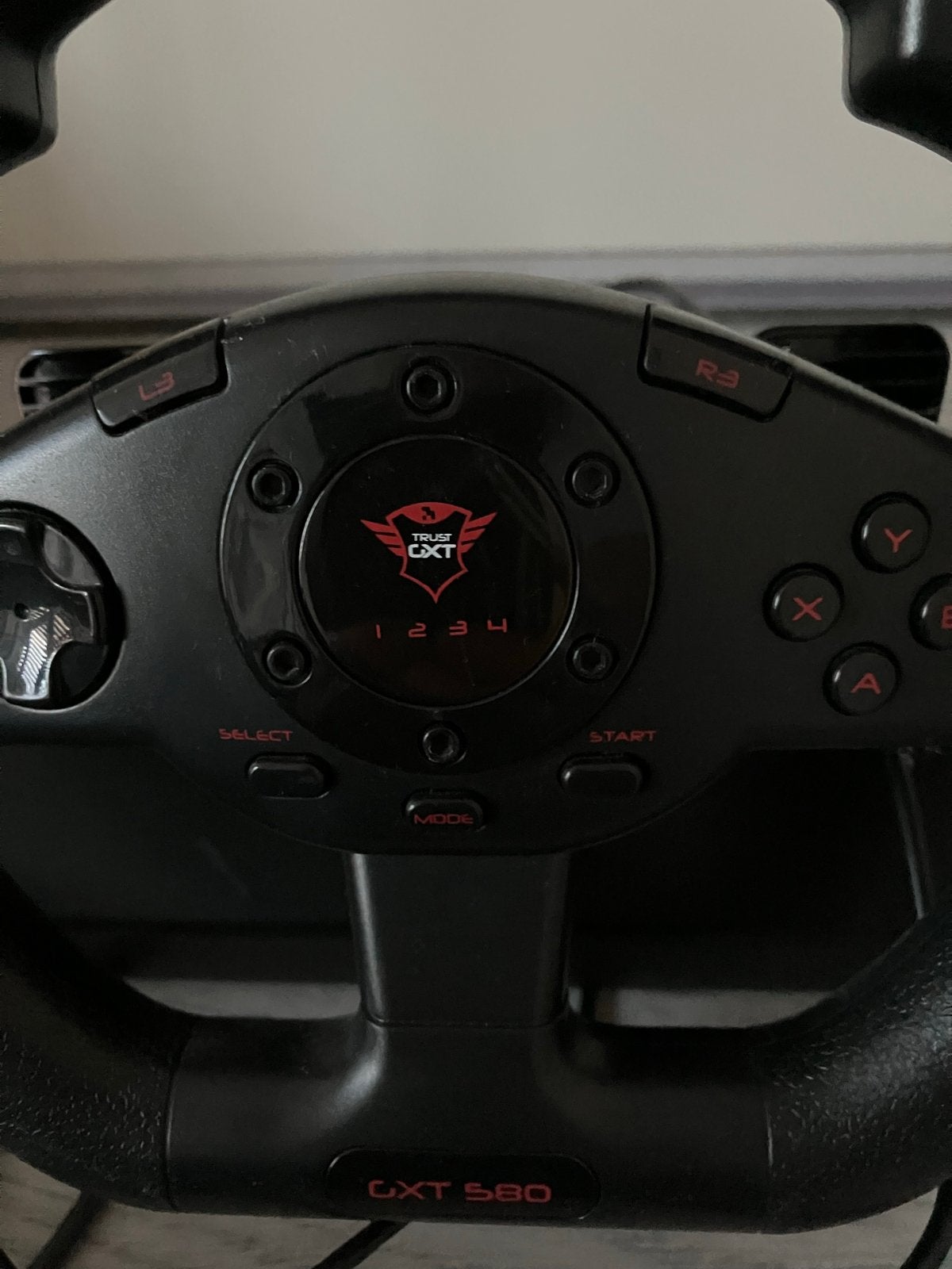 Trust GXT 580 racestuur met pedalen voor PC en Xbox One, Ophalen of Verzenden, Gebruikt, Stuurtje of Sportattribuut, Xbox One