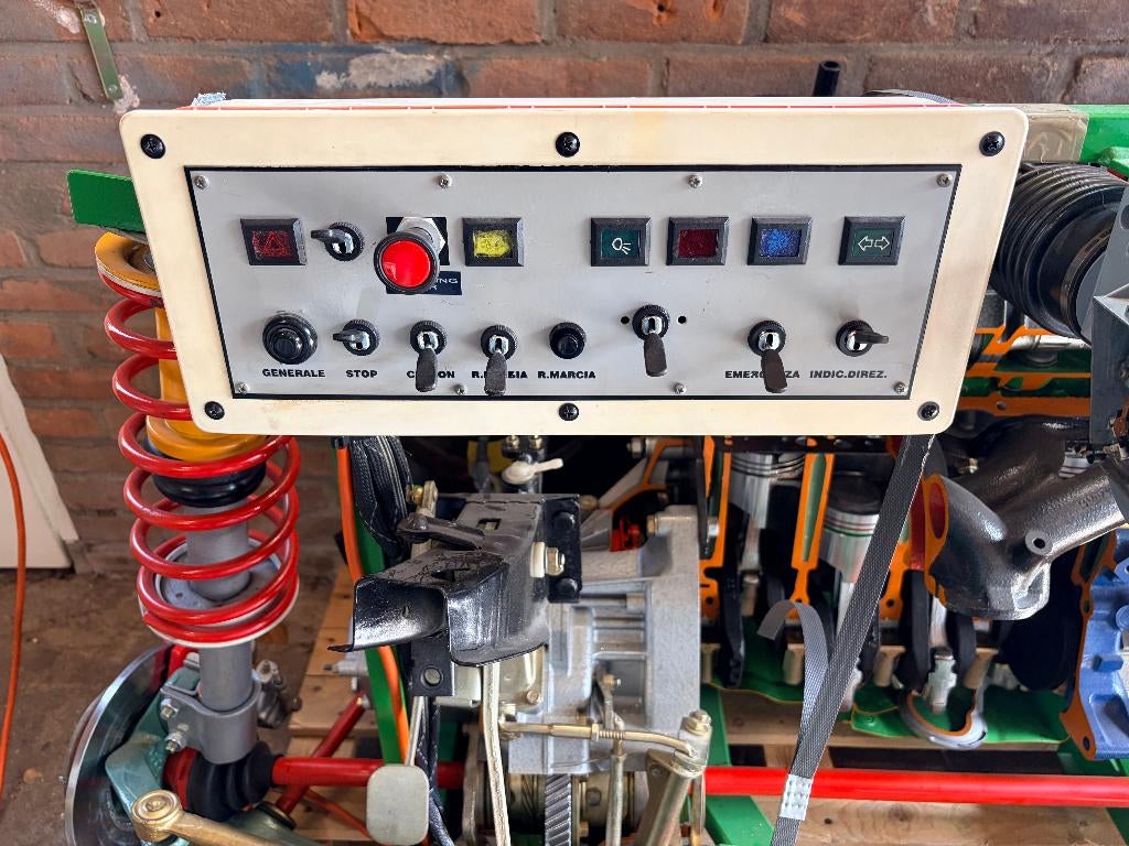 leermodel fiat kompleet chassis elektrische aandrijving, Ophalen, Zo goed als nieuw