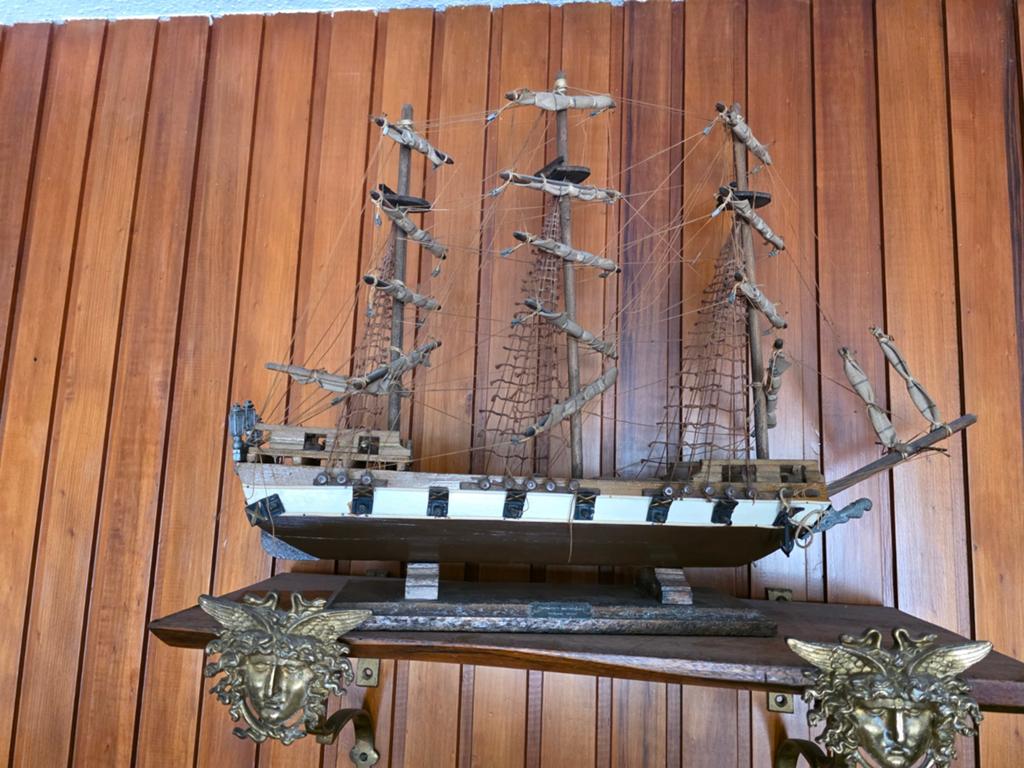 Antiek Scheepsmodel: Spaanse Fregat 18e eeuw (Hout), Hobby en Vrije tijd, Modelbouw | Boten en Schepen, Ophalen