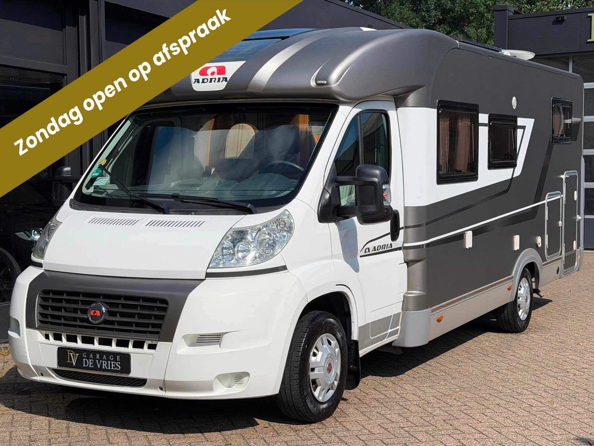 Adria CORAL S 670SL Airconditioning Lengtebedden Garage Luif, Elektrische ramen, Bedrijf, Airconditioning, Half-integraal
