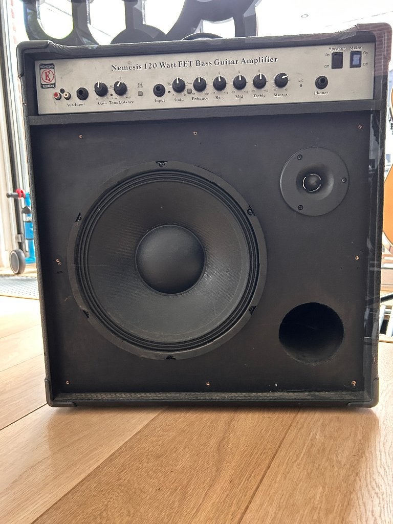 Nemesis basversterker 120W, Ophalen, Gebruikt, Basgitaar, 100 watt of meer