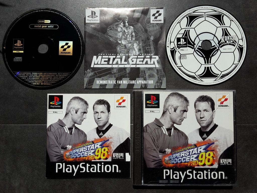 PS1 - ISS Pro 98 Met Metal Gear Solid Demo - PlayStation 1, Avontuur en Actie, 1 speler, Ophalen of Verzenden, Zo goed als nieuw